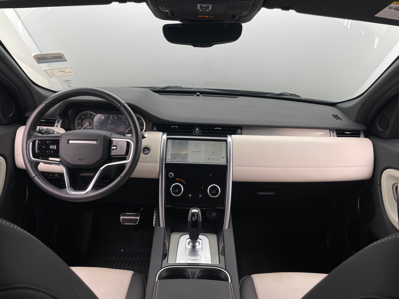 Thumbnail: 2023 Land Rover Discovery Sport - 3