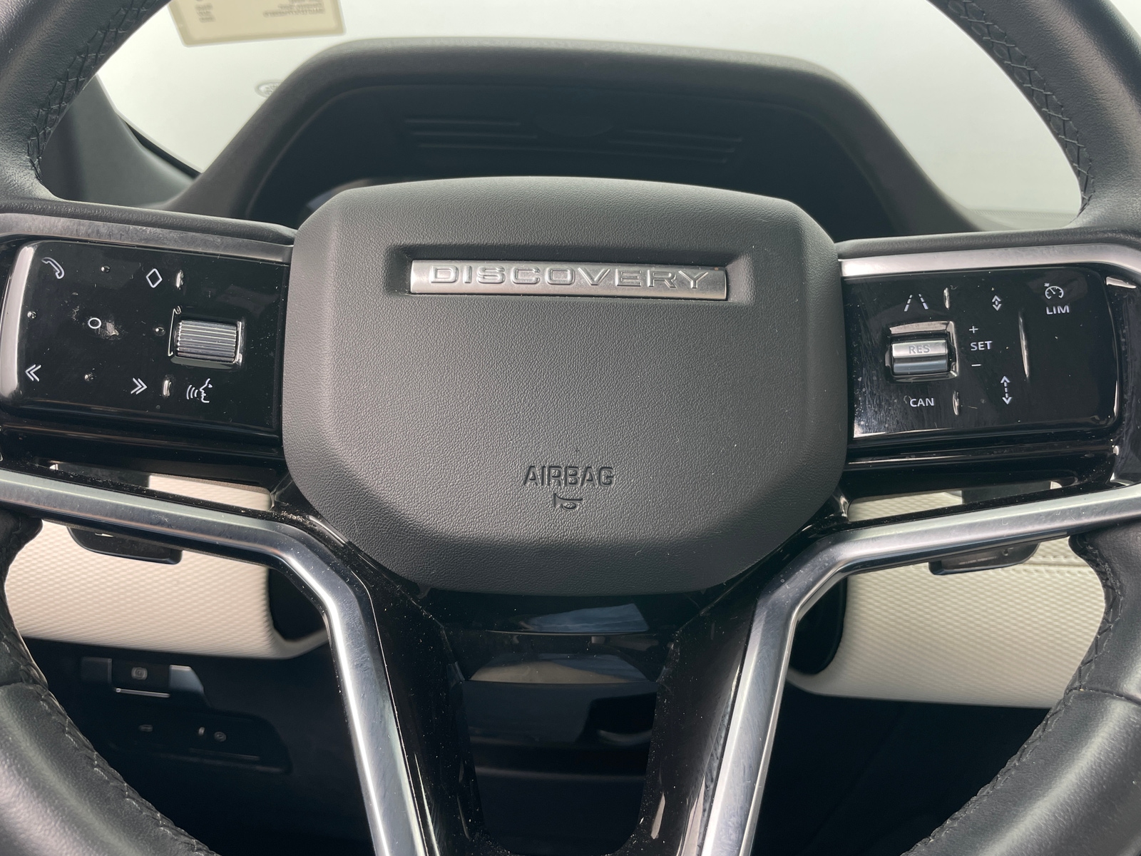Thumbnail: 2023 Land Rover Discovery Sport - 5