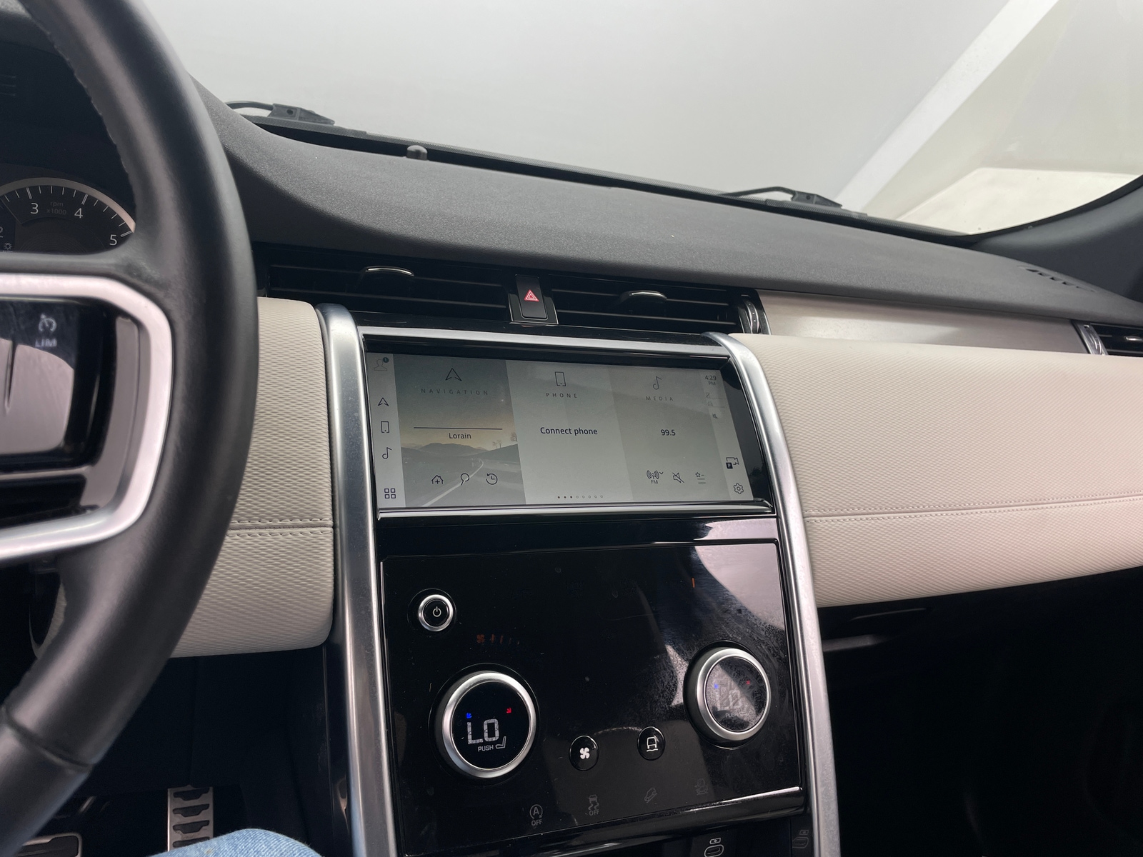 Thumbnail: 2023 Land Rover Discovery Sport - 4