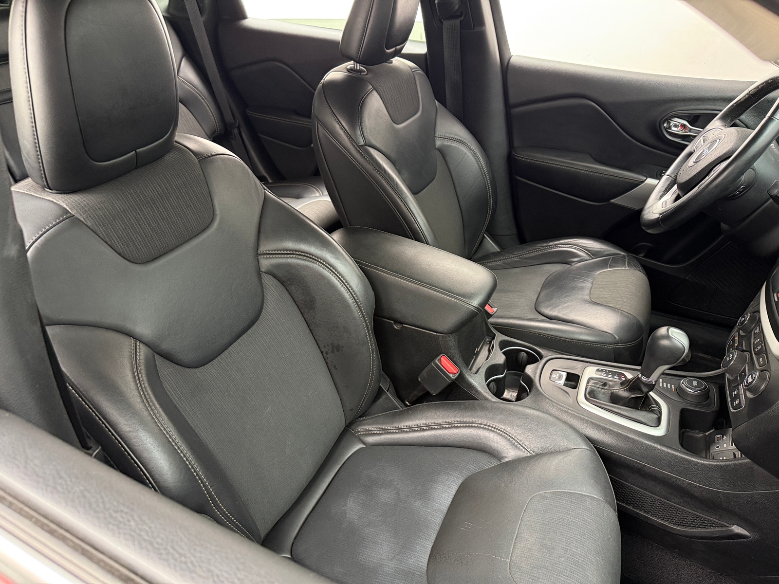 Thumbnail: 2018 Jeep Cherokee - 2