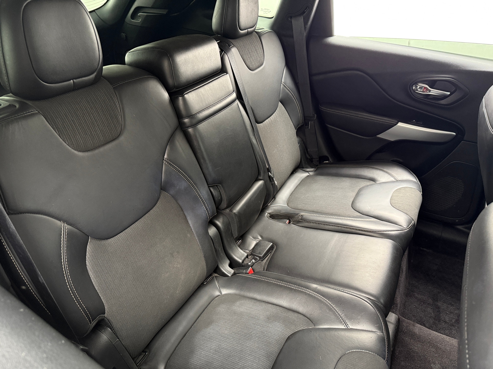 Thumbnail: 2018 Jeep Cherokee - 6