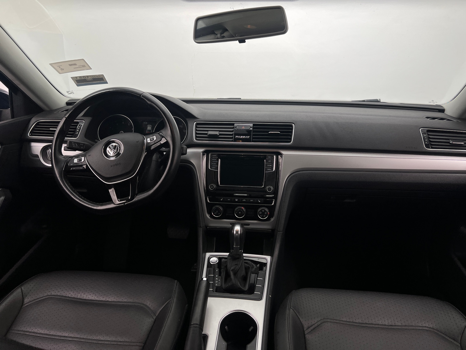 Thumbnail: 2019 Volkswagen Passat - 2
