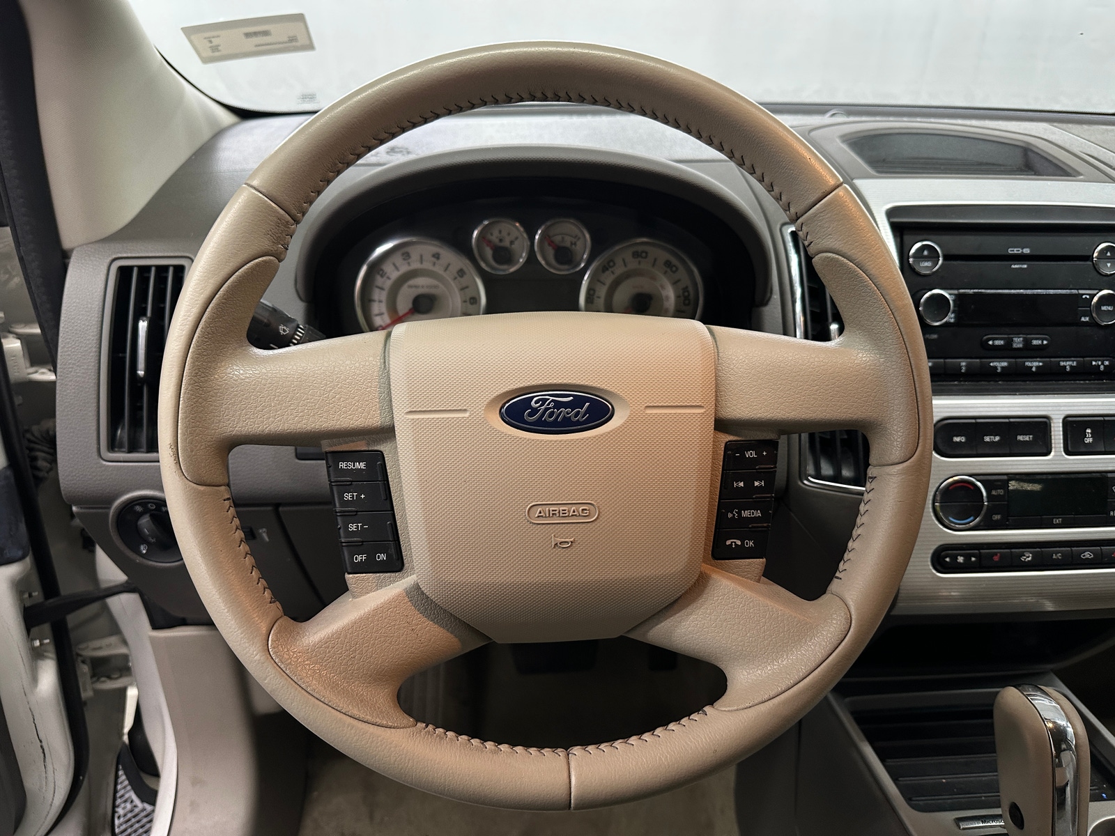 Thumbnail: 2010 Ford Edge - 4