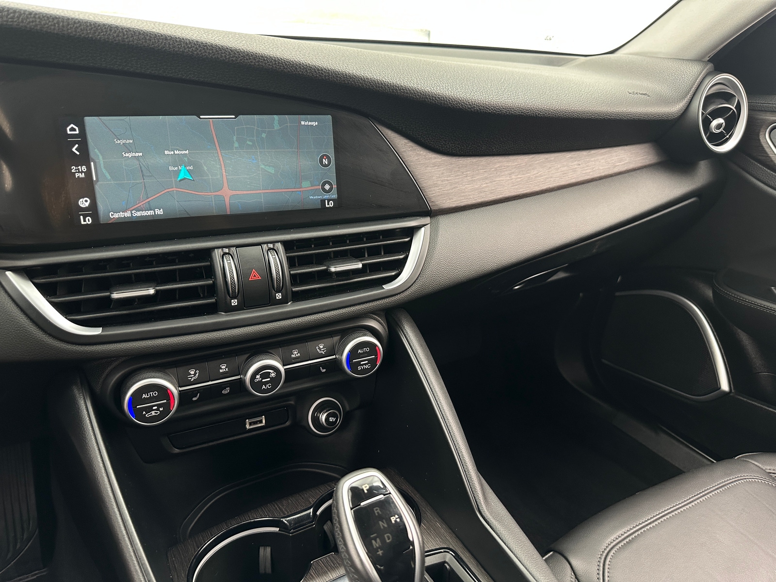 Thumbnail: 2021 Alfa Romeo Giulia - 3