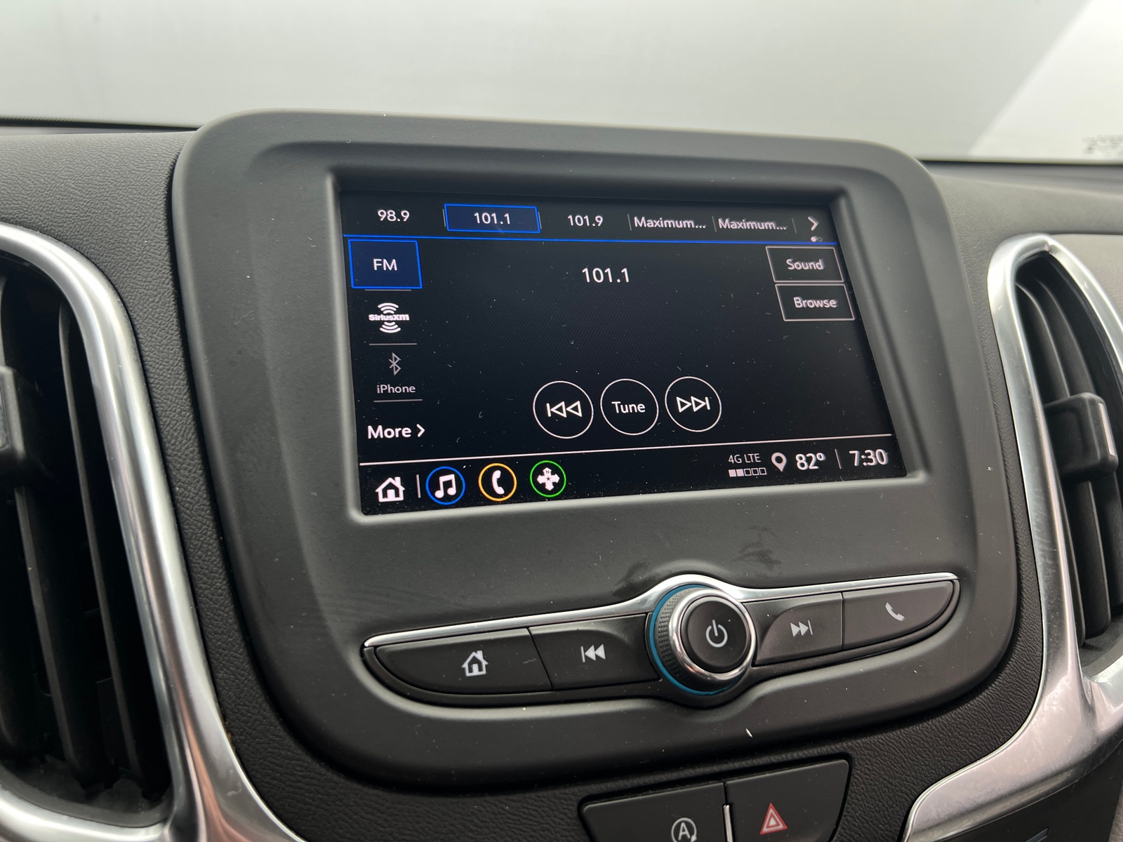 Thumbnail: 2024 Chevrolet Equinox - 4