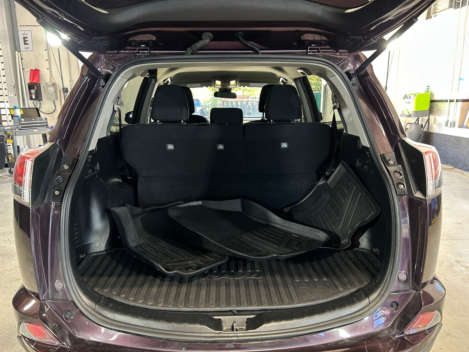 Thumbnail: 2018 Toyota RAV4 - 7