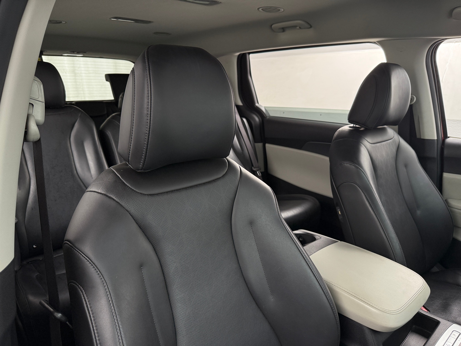 Thumbnail: 2023 Kia Carnival - 2