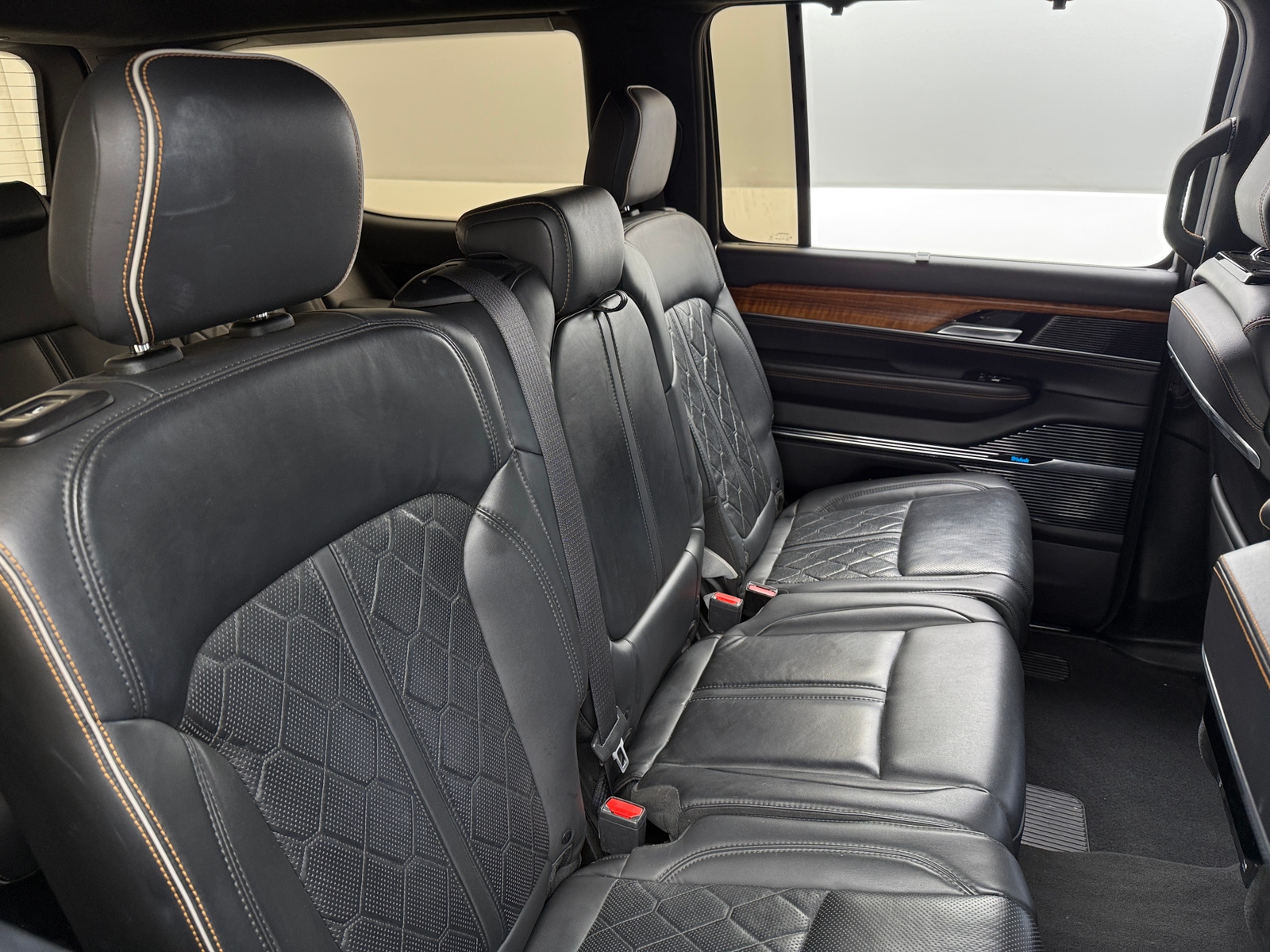 Thumbnail: 2022 Jeep Grand Wagoneer - 5