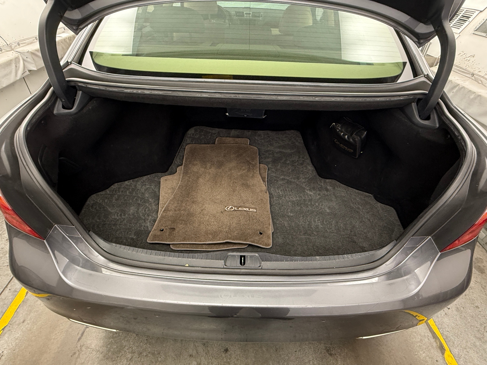 Thumbnail: 2012 Lexus LS - 6