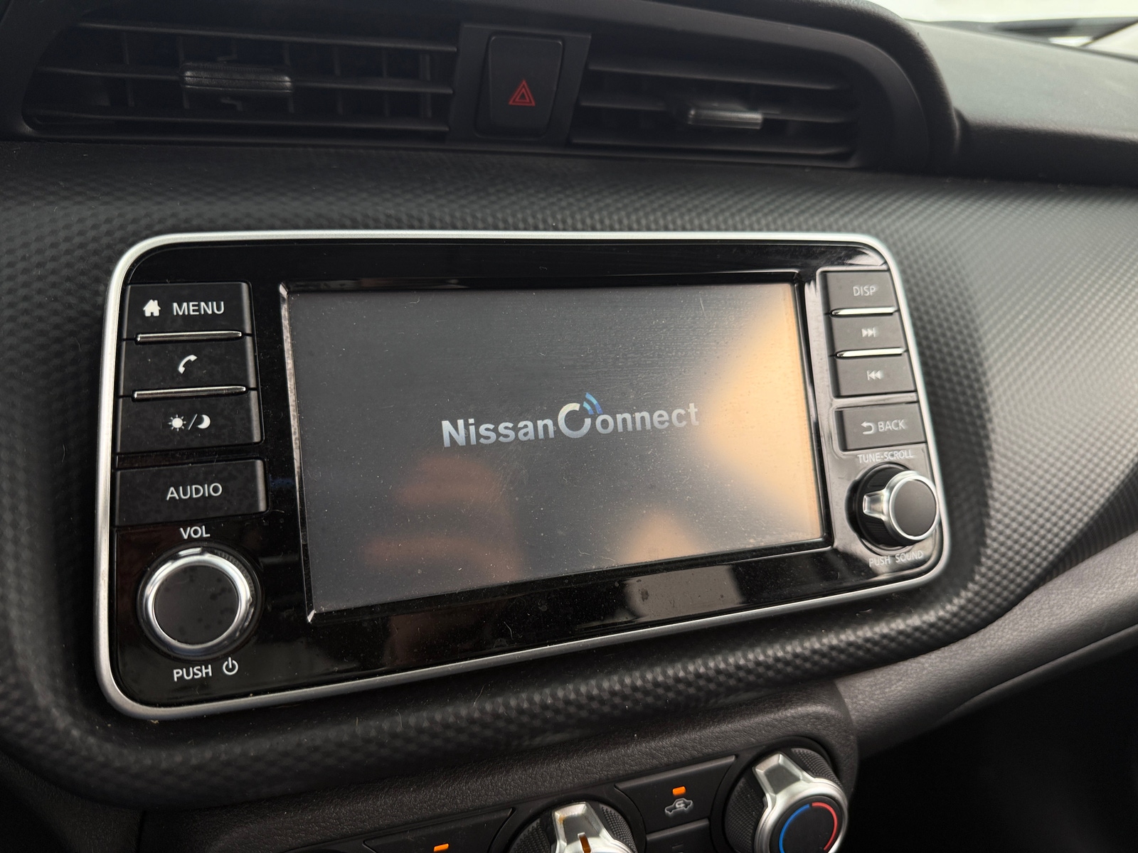 Thumbnail: 2021 Nissan Kicks - 4