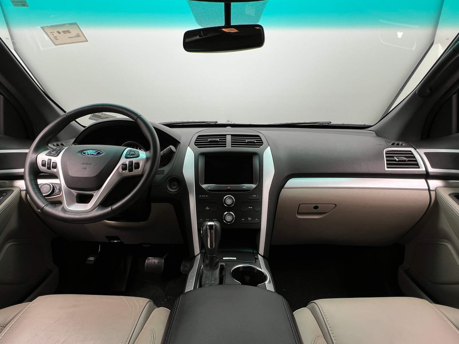 Thumbnail: 2015 Ford Explorer - 3