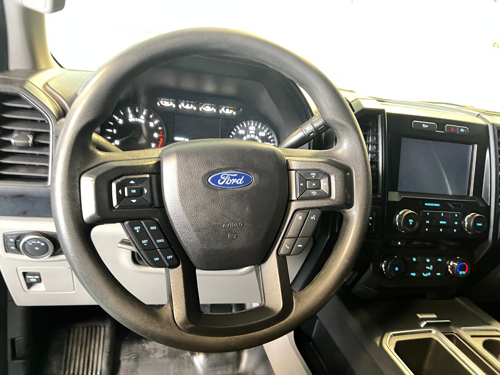 Thumbnail: 2018 Ford Econoline - 5