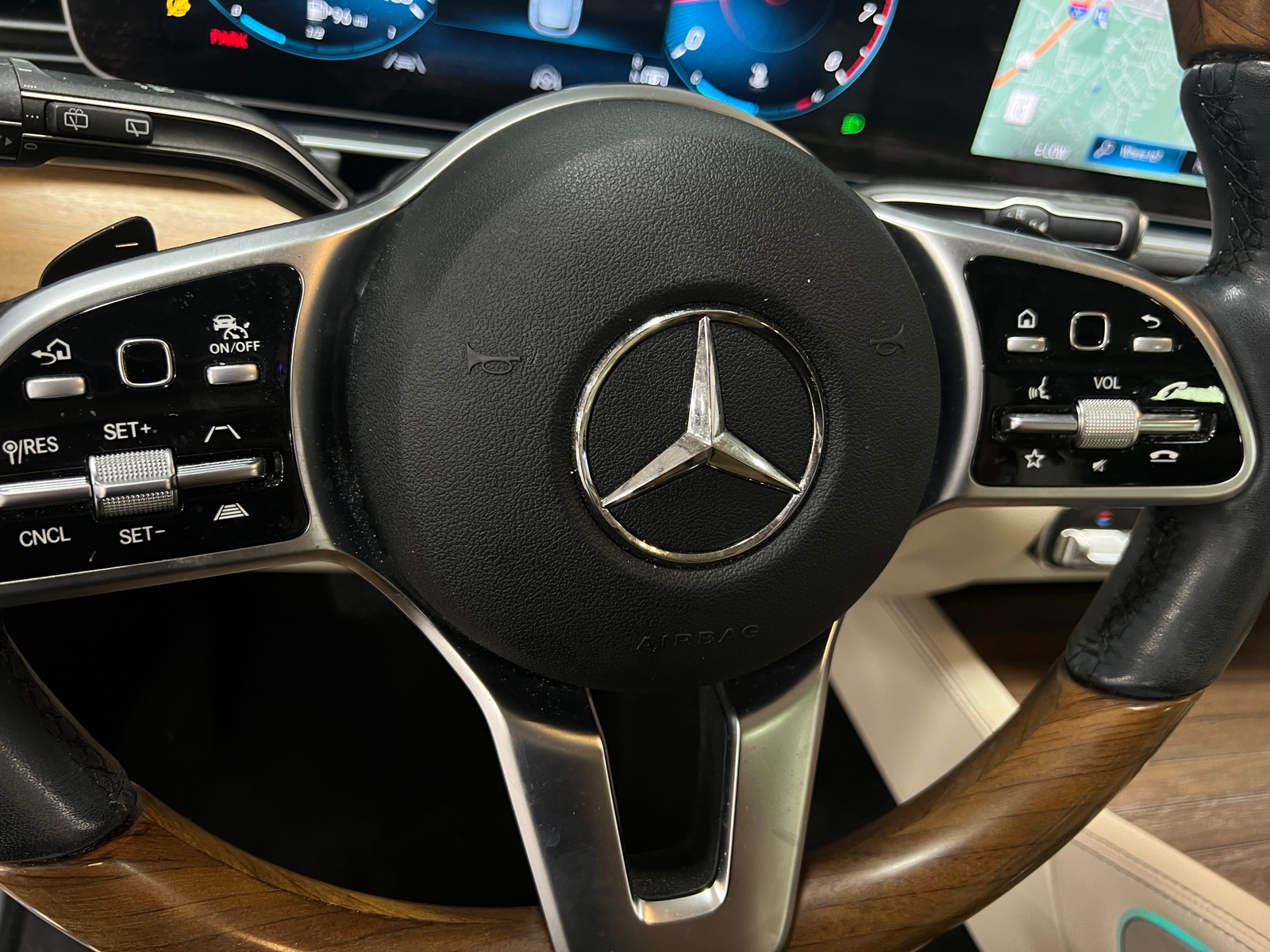 Thumbnail: 2022 Mercedes-Benz GLE - 4