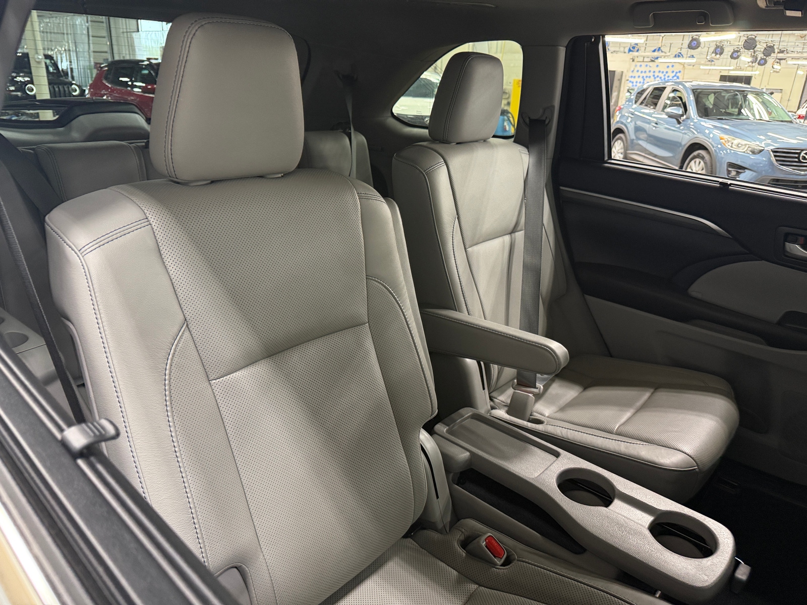 Thumbnail: 2018 Toyota Highlander - 5