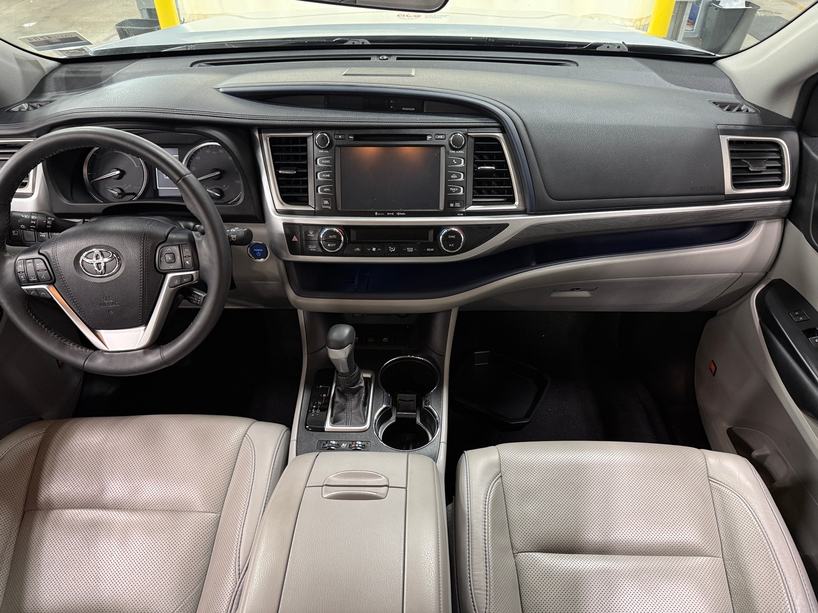 Thumbnail: 2018 Toyota Highlander - 2