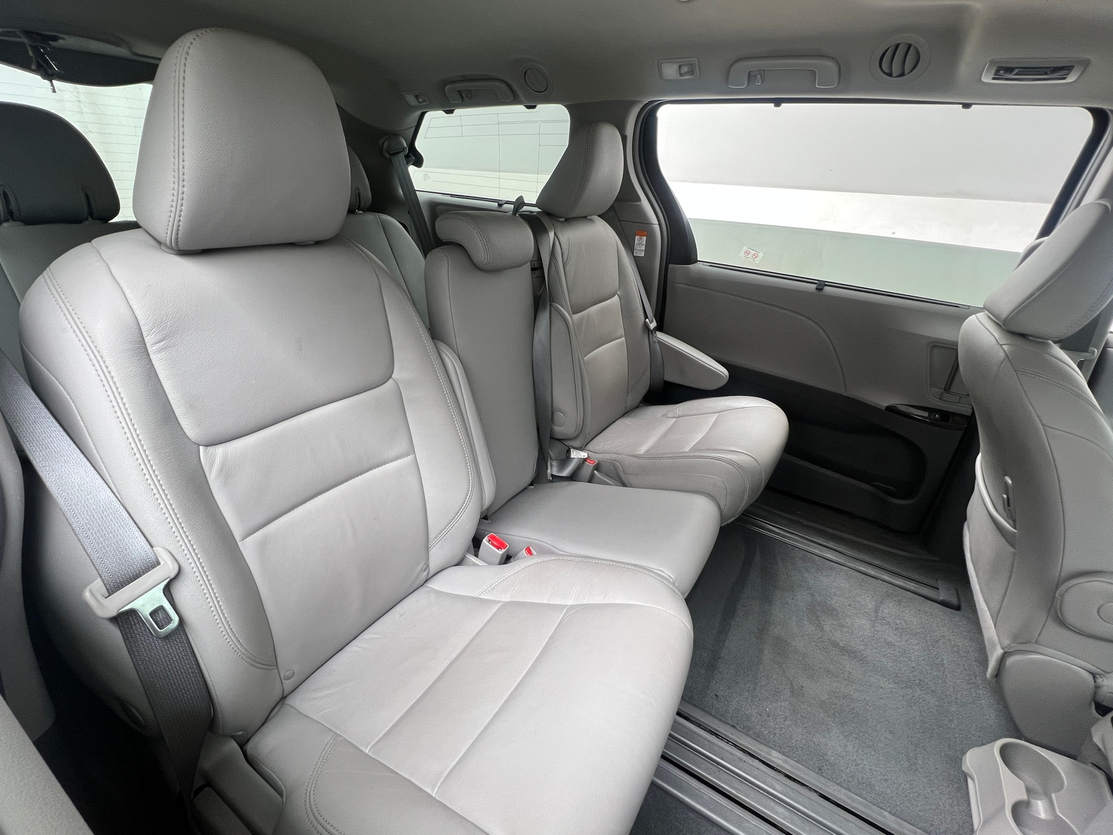 Thumbnail: 2019 Toyota Sienna - 5