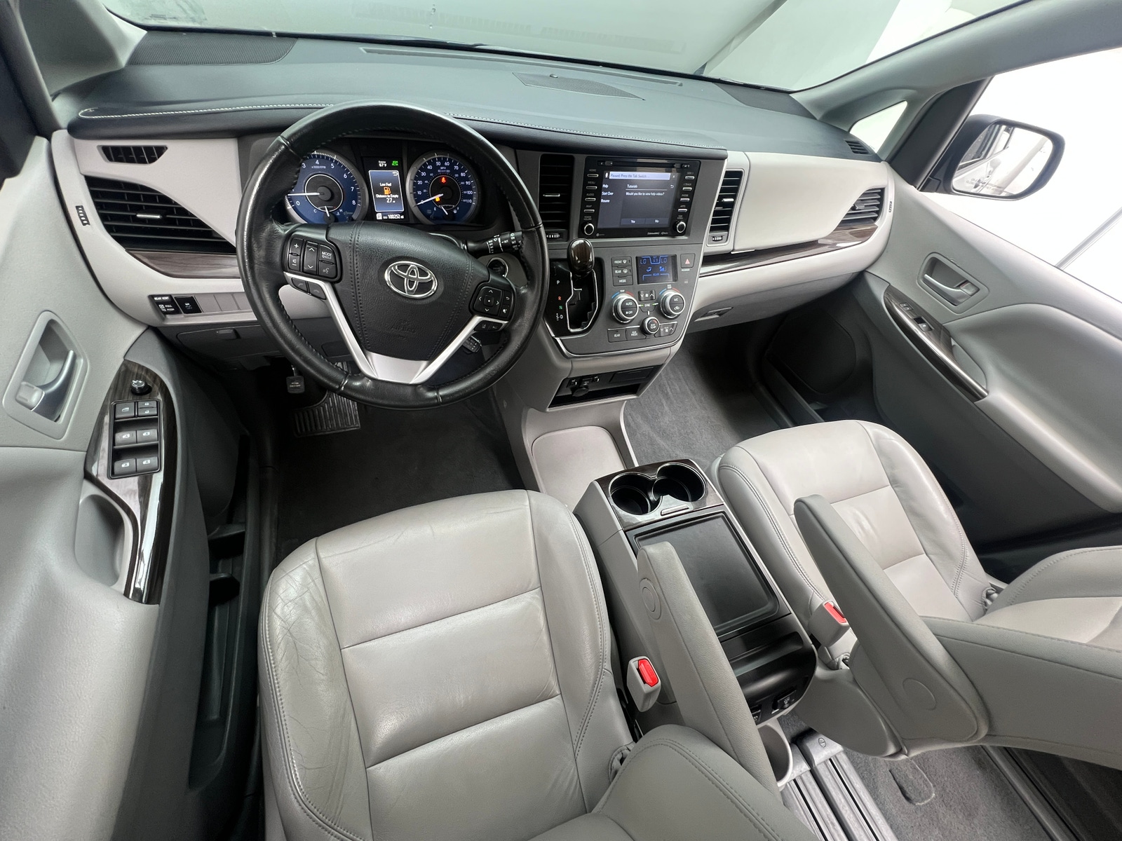 Thumbnail: 2019 Toyota Sienna - 2