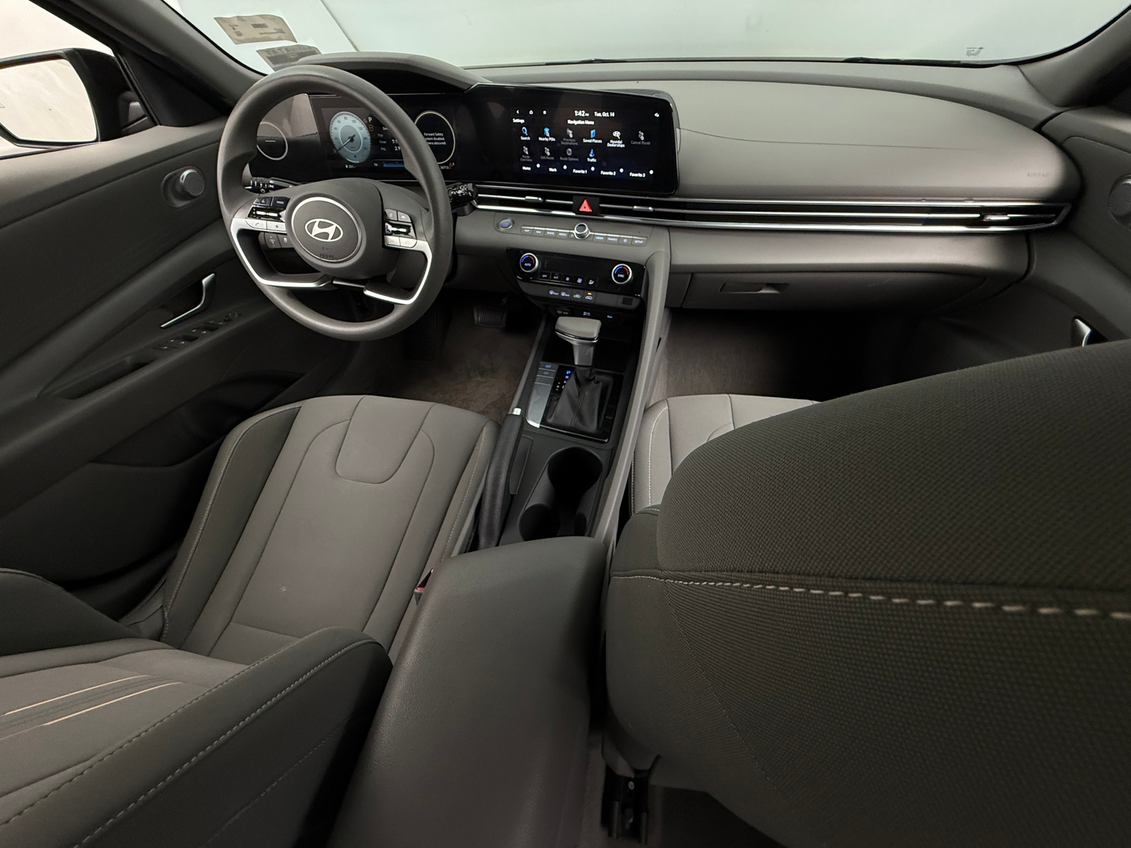 Thumbnail: 2024 Hyundai Elantra - 3