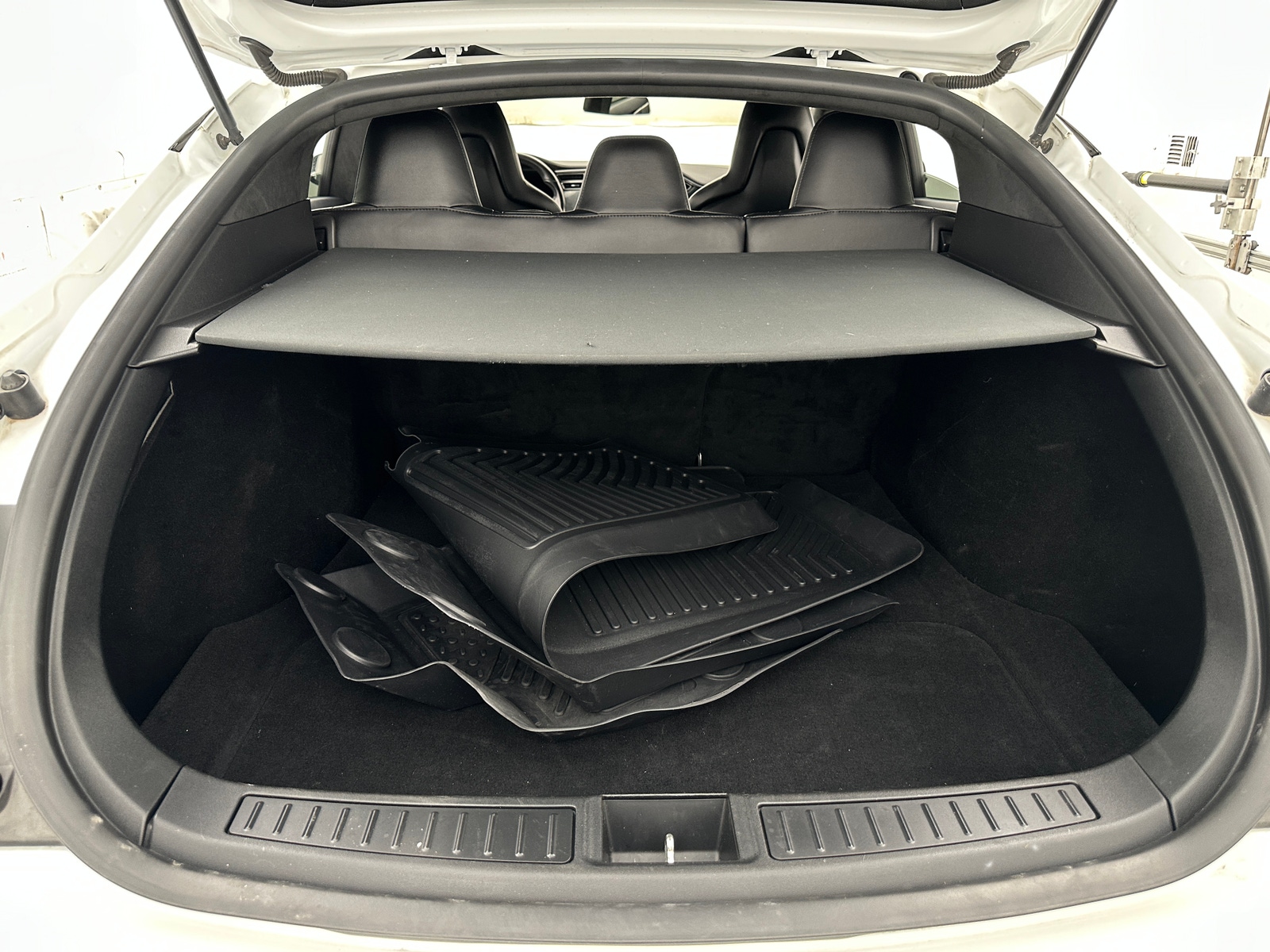 Thumbnail: 2016 Tesla Model S - 6