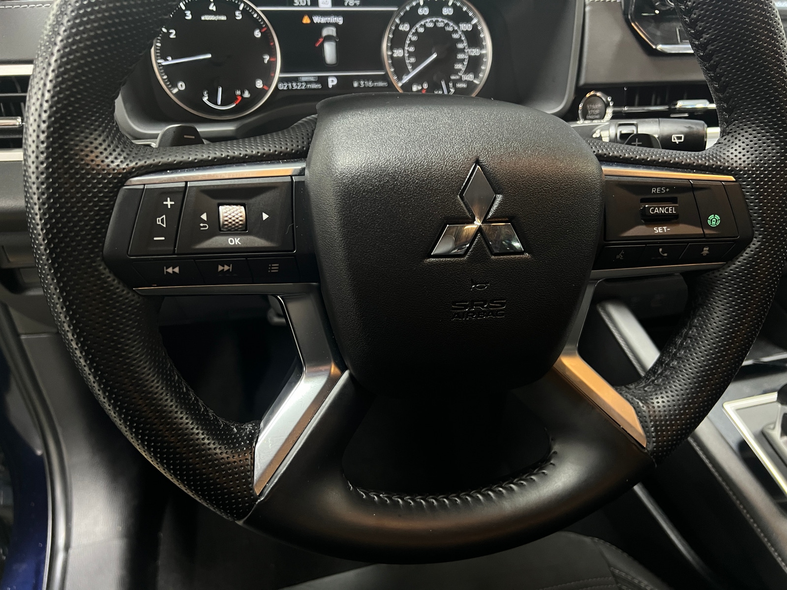 Thumbnail: 2022 Mitsubishi Outlander - 4