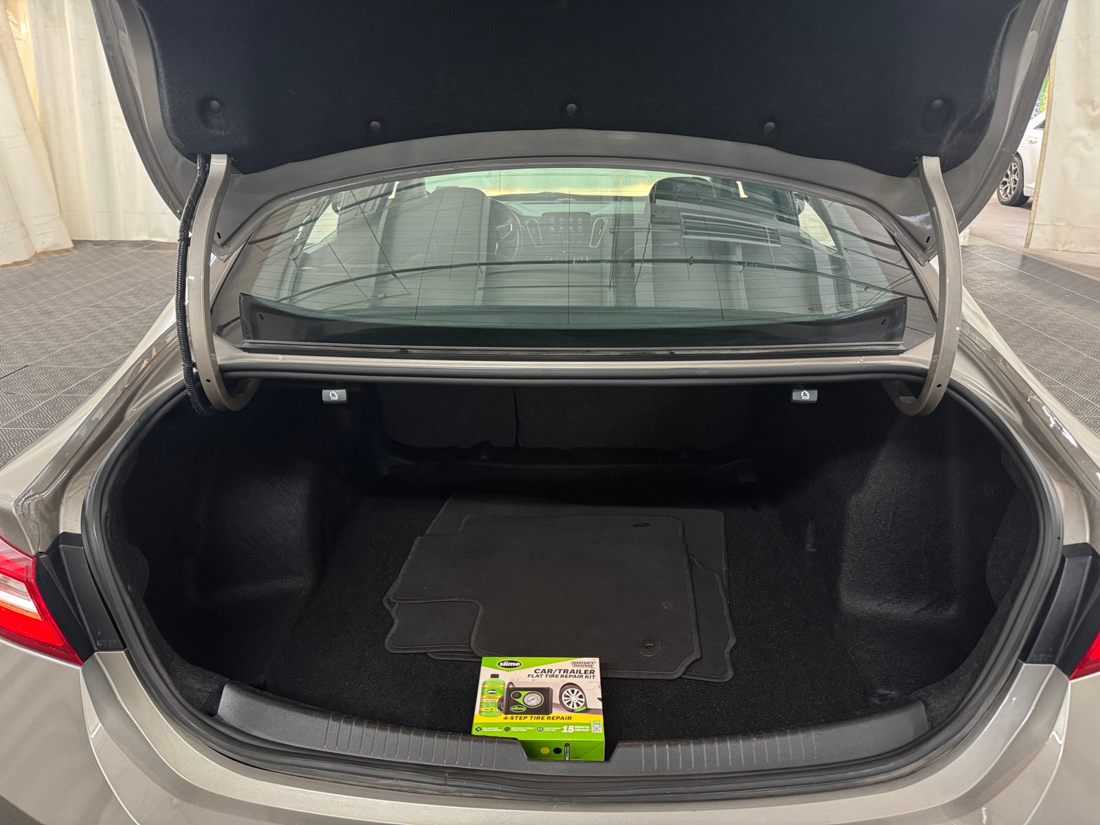 Thumbnail: 2024 Chevrolet Malibu - 7