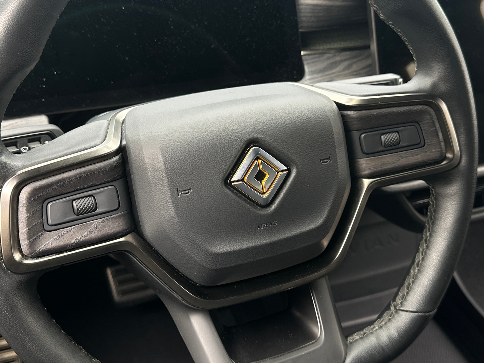 Thumbnail: 2022 Rivian R1T - 4