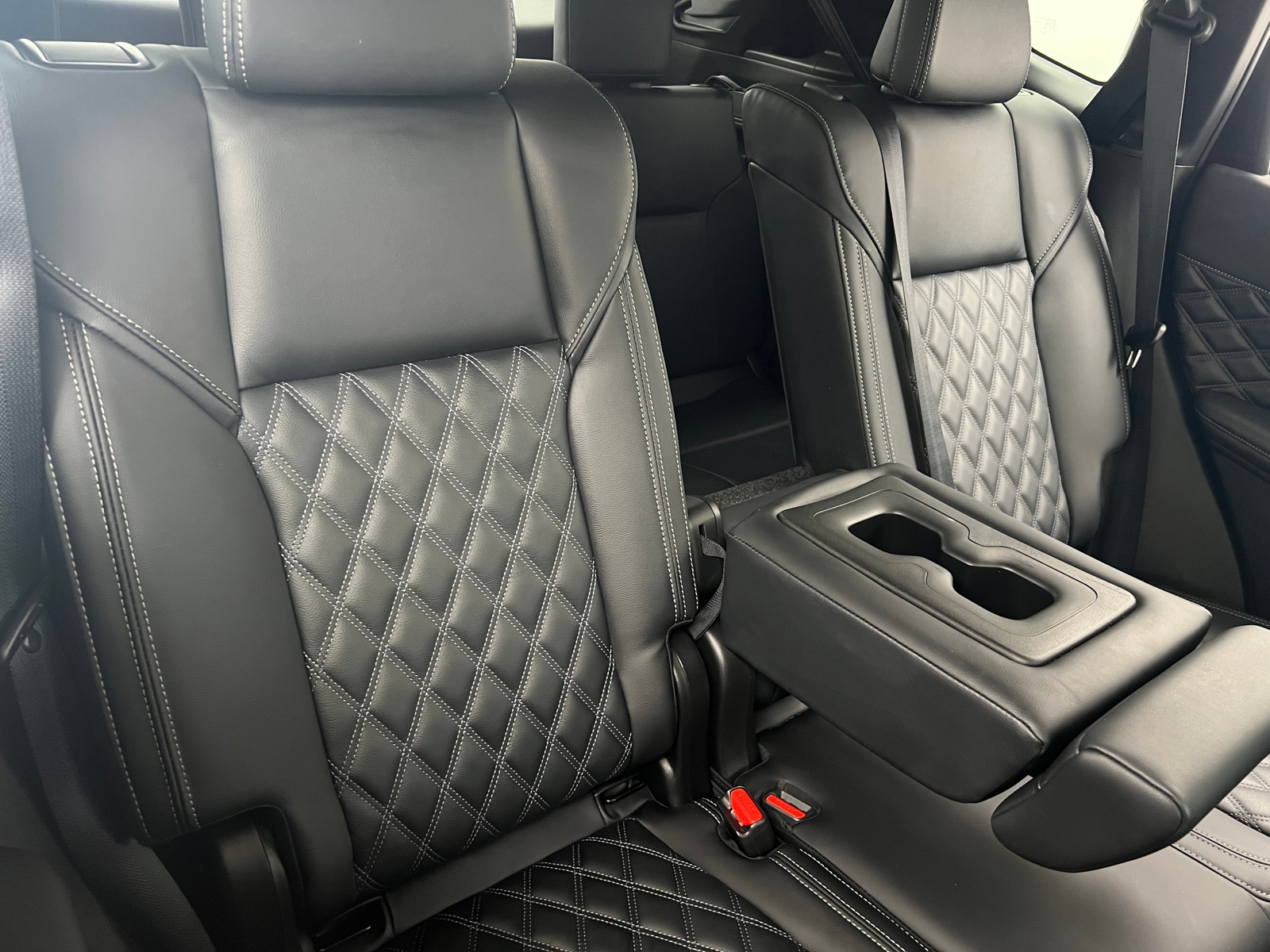 Thumbnail: 2024 Mitsubishi Outlander - 5