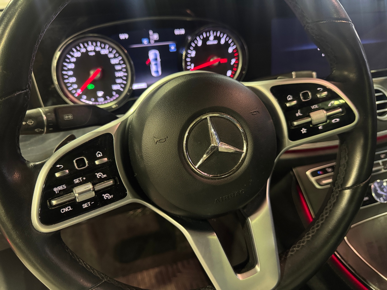 Thumbnail: 2019 Mercedes-Benz E-Class - 4