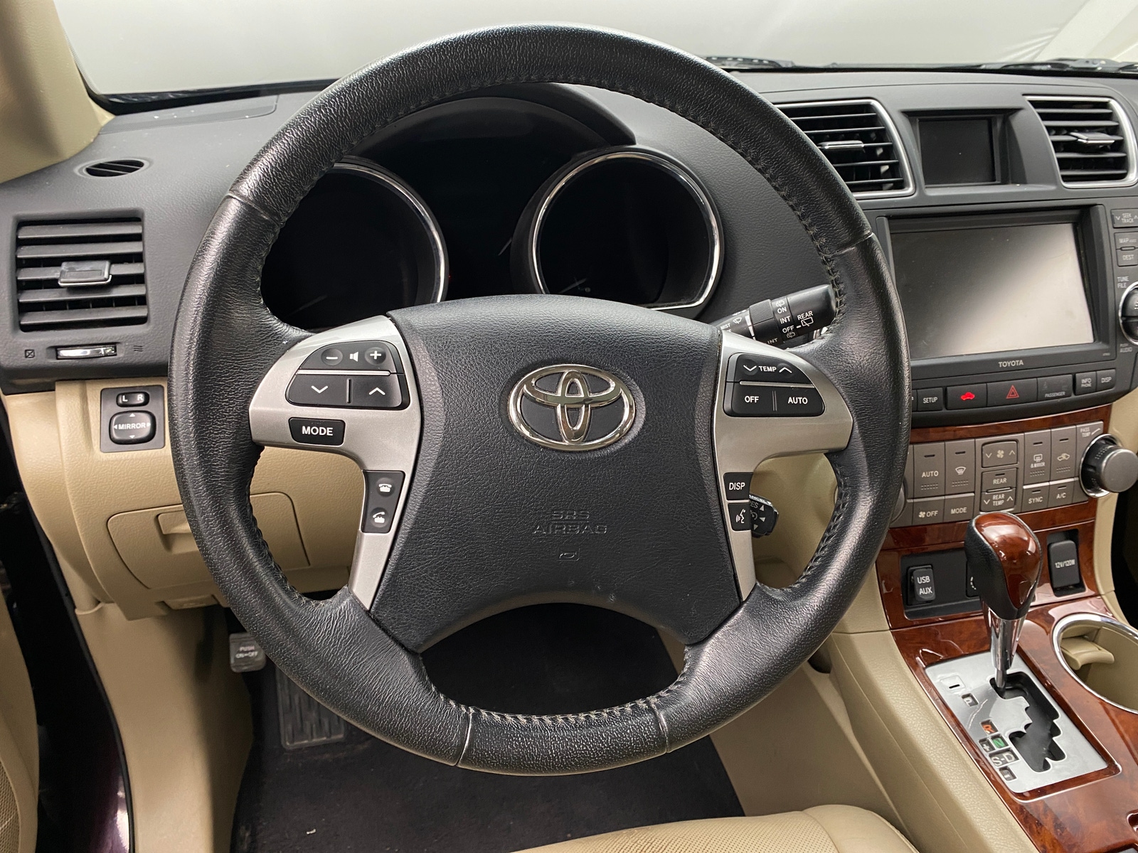 Thumbnail: 2012 Toyota Highlander - 4