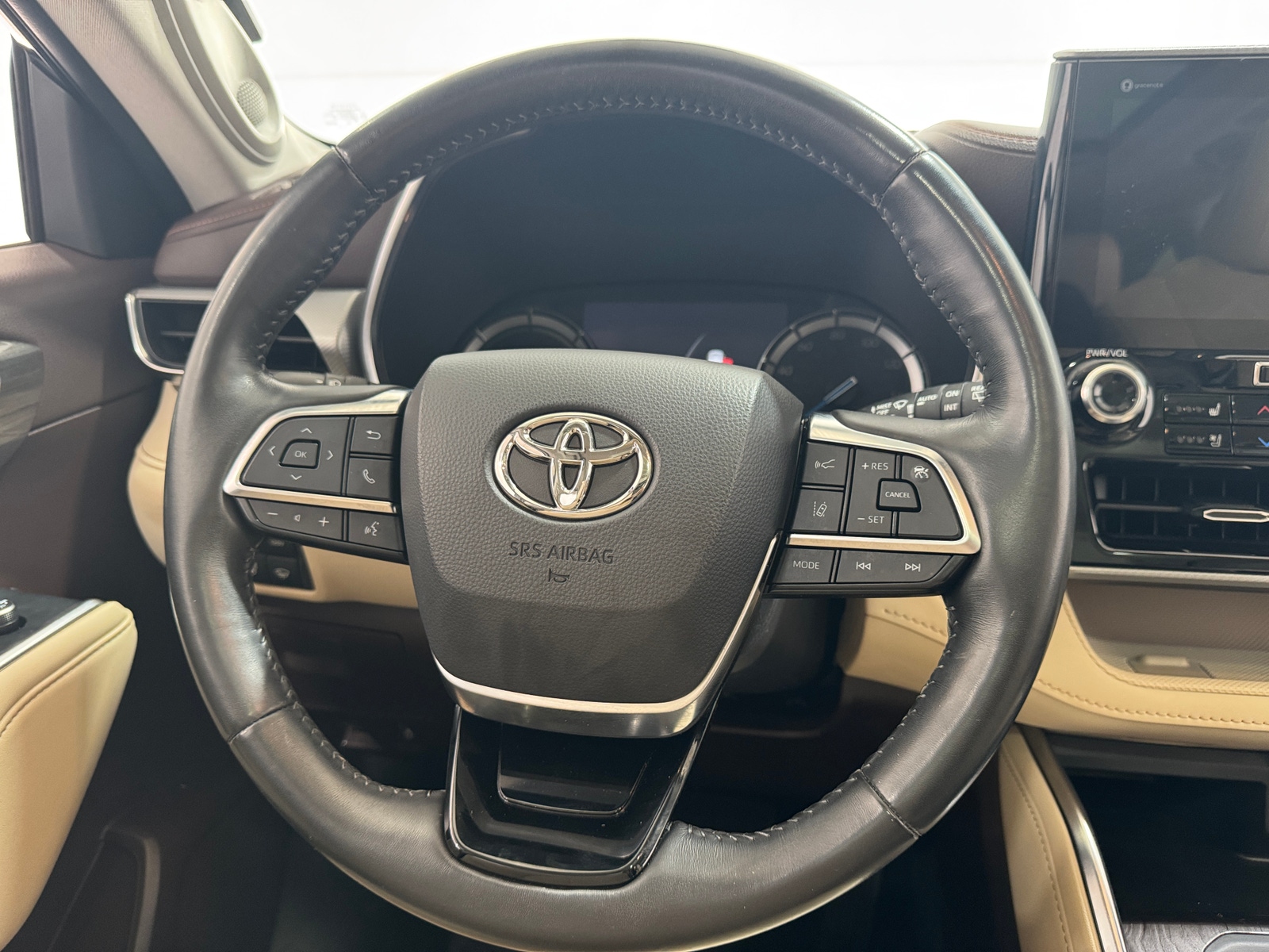 Thumbnail: 2021 Toyota Highlander - 4