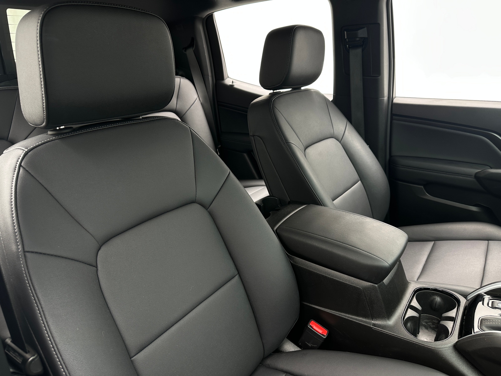 Thumbnail: 2024 Chevrolet Colorado - 2