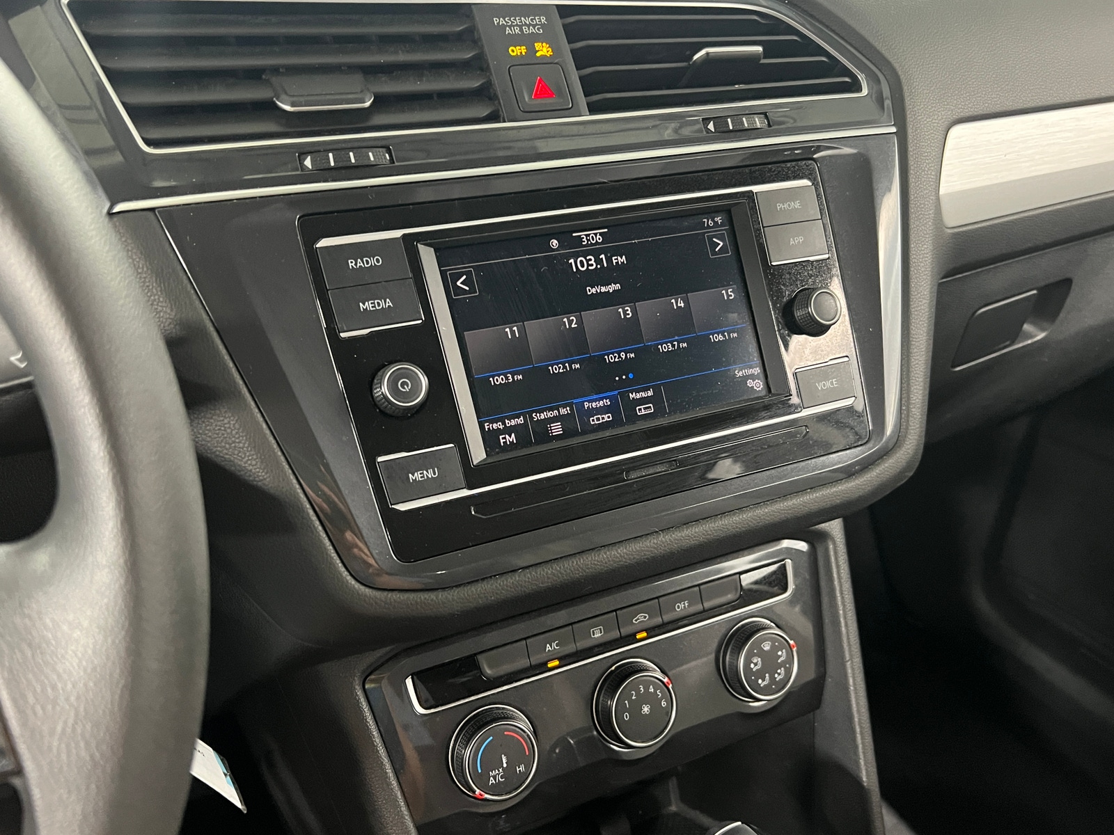 Thumbnail: 2021 Volkswagen Tiguan - 3