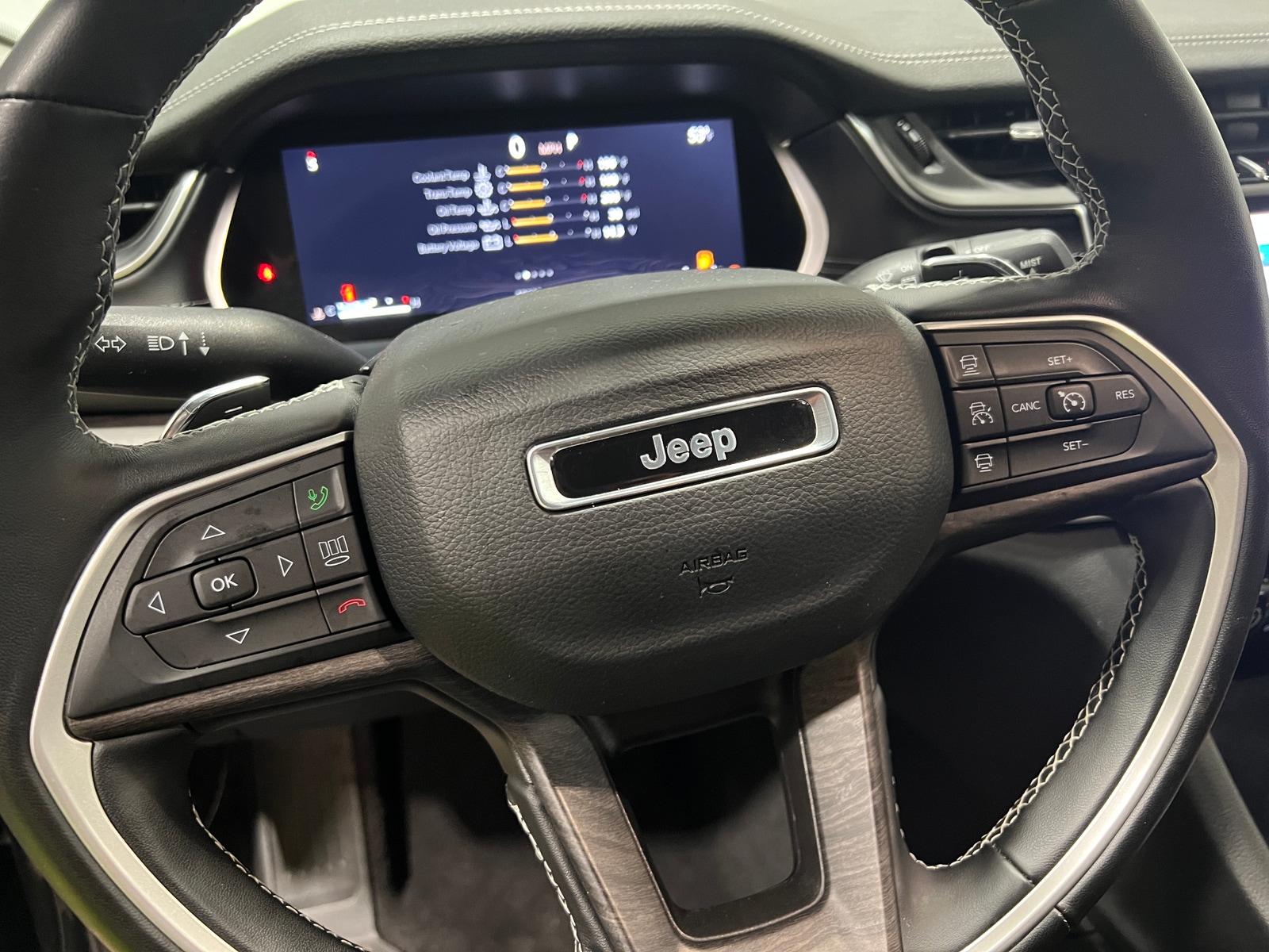 Thumbnail: 2022 Jeep Grand Cherokee L - 4