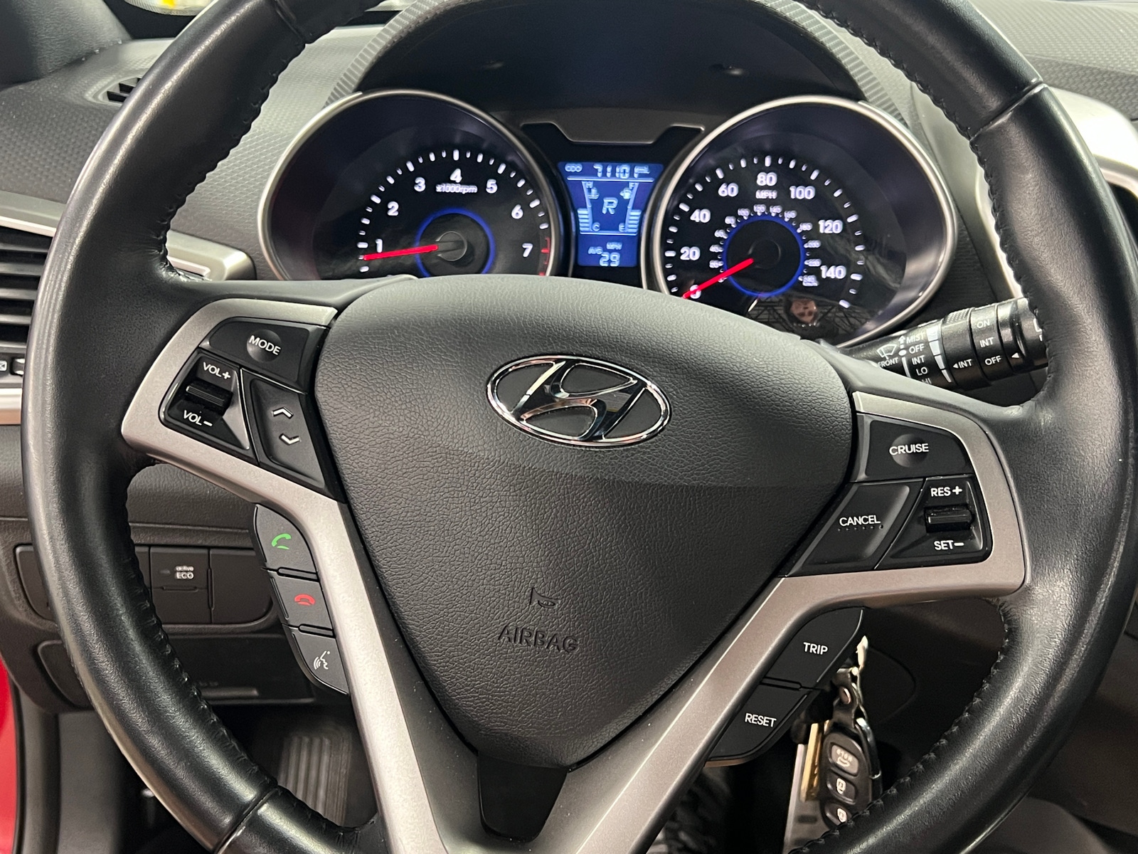 Thumbnail: 2016 Hyundai Veloster - 4