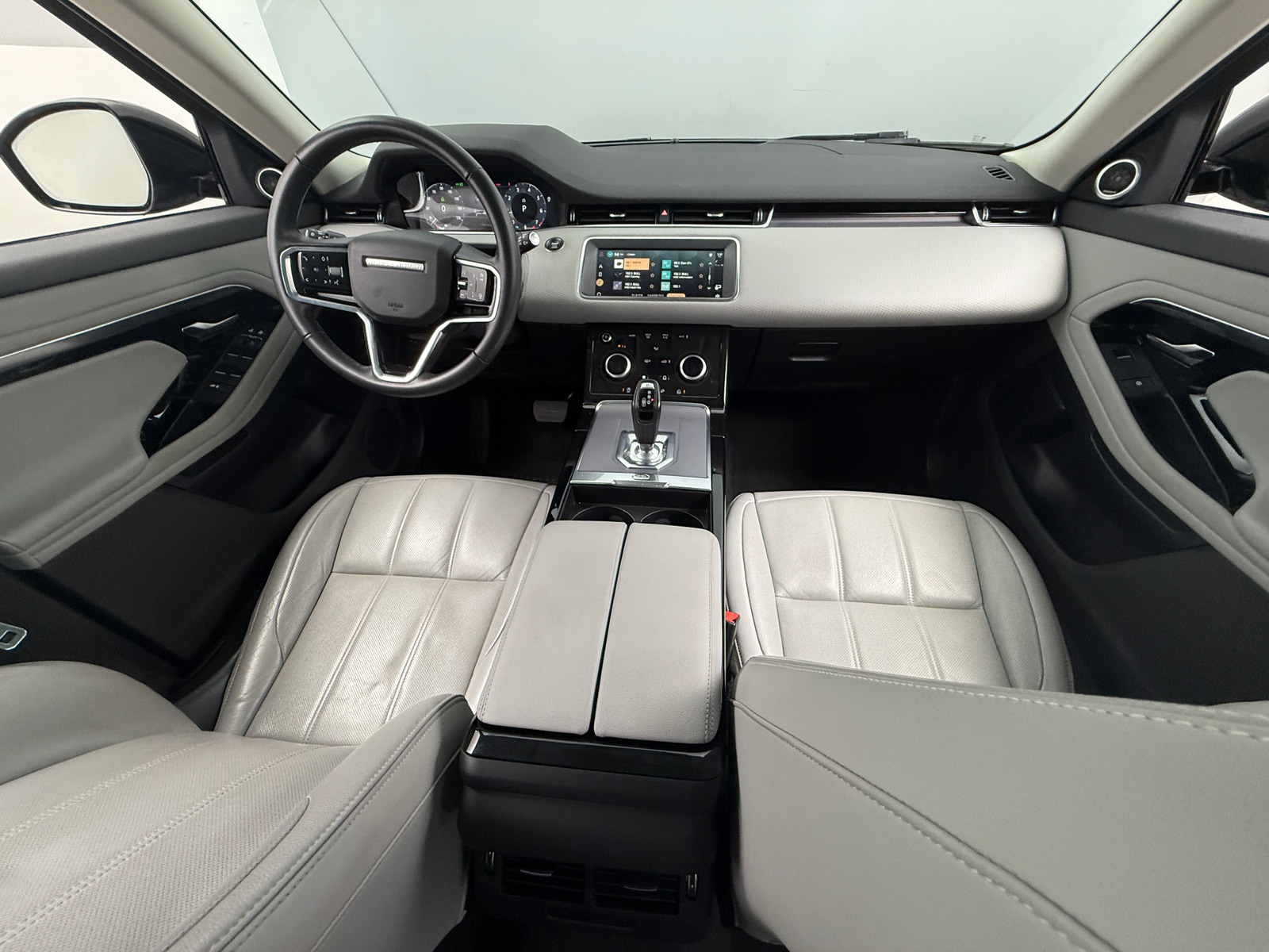Thumbnail: 2023 Land Rover Range Rover Evoque - 2