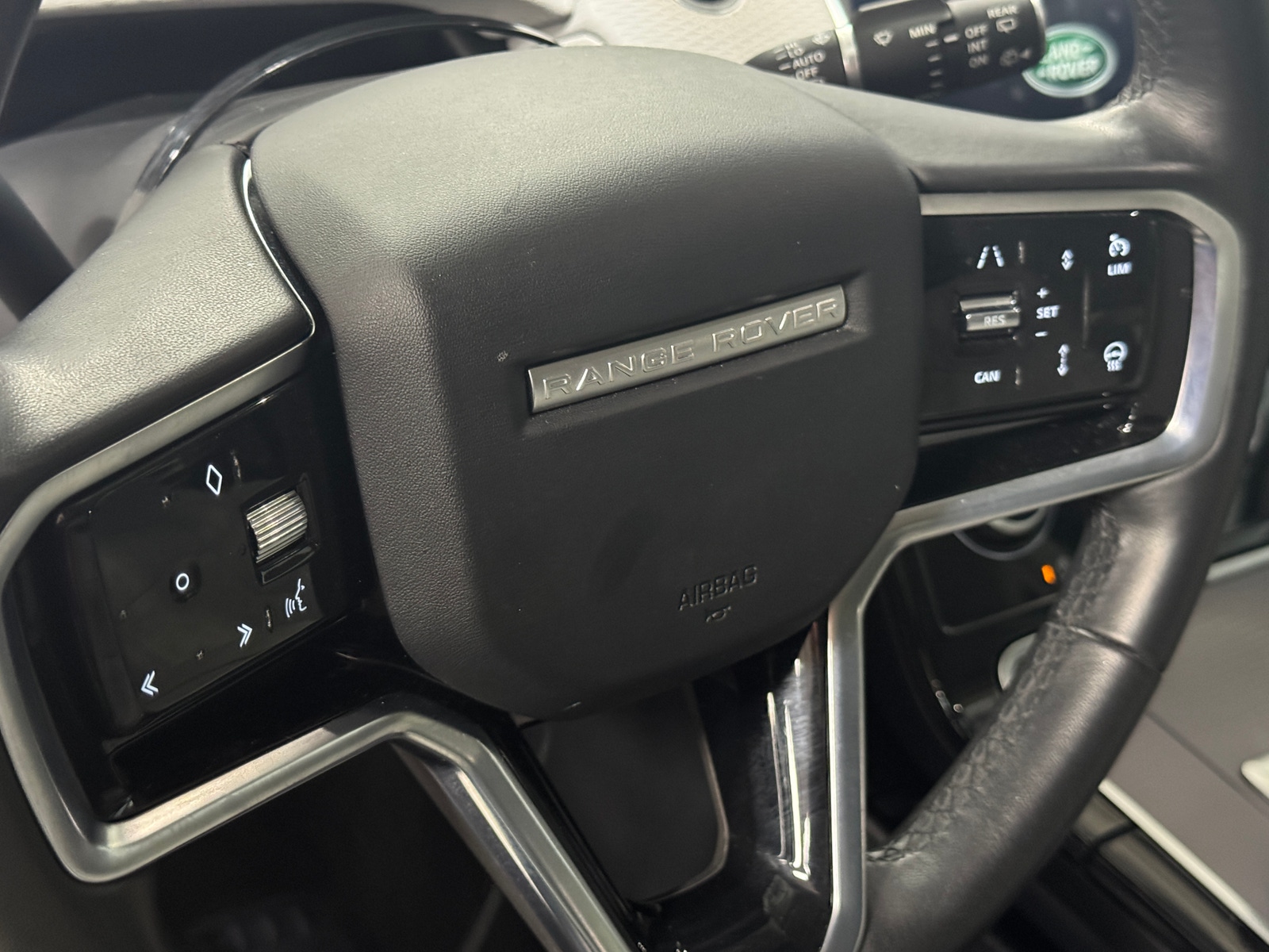 Thumbnail: 2023 Land Rover Range Rover Evoque - 4
