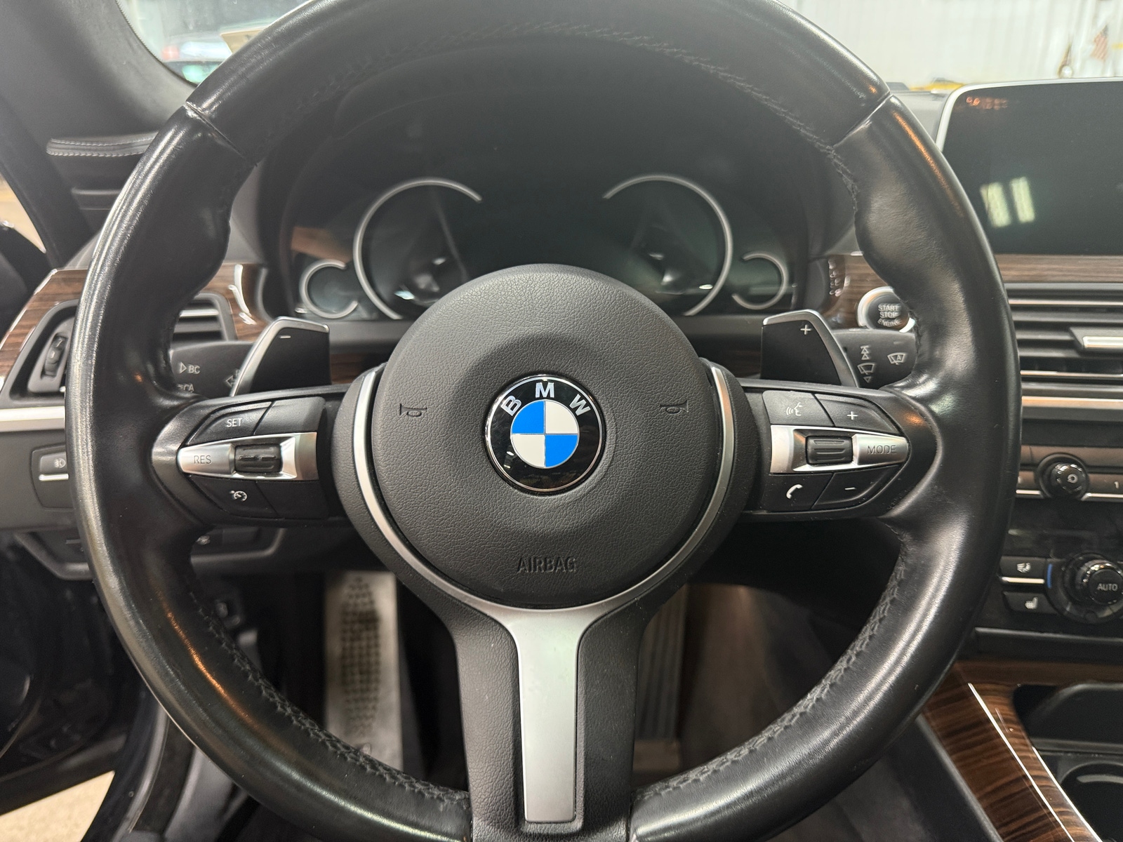Thumbnail: 2016 BMW 6 Series - 3