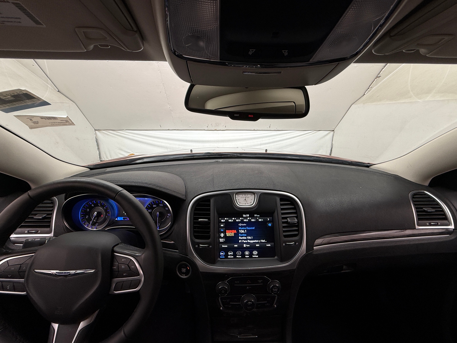 Thumbnail: 2020 Chrysler 300 - 3