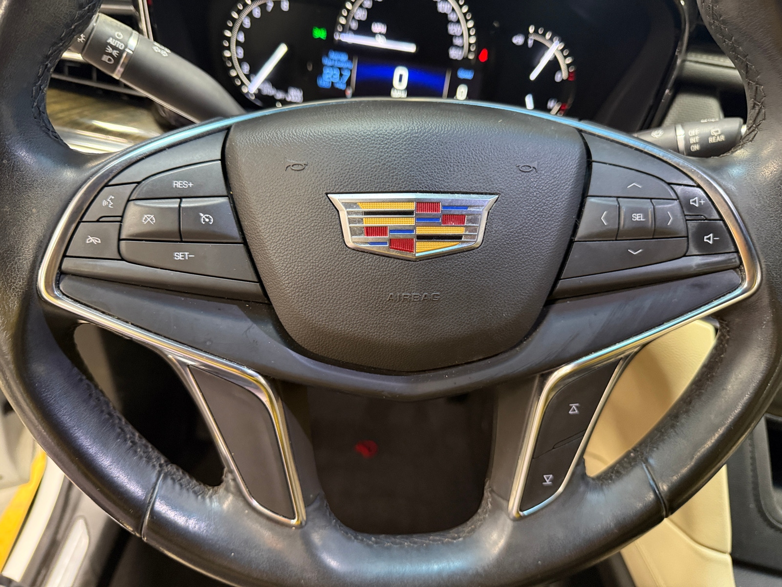 Thumbnail: 2019 Cadillac XT5 - 4