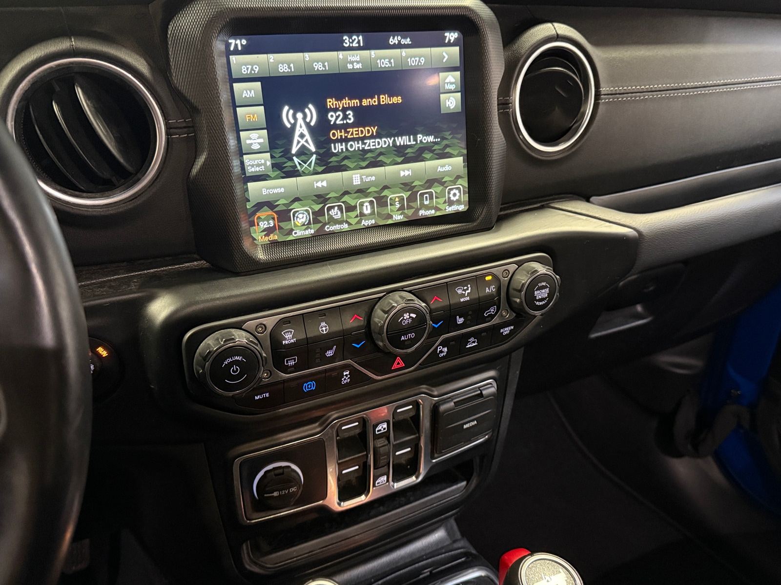 Thumbnail: 2022 Jeep Wrangler - 3