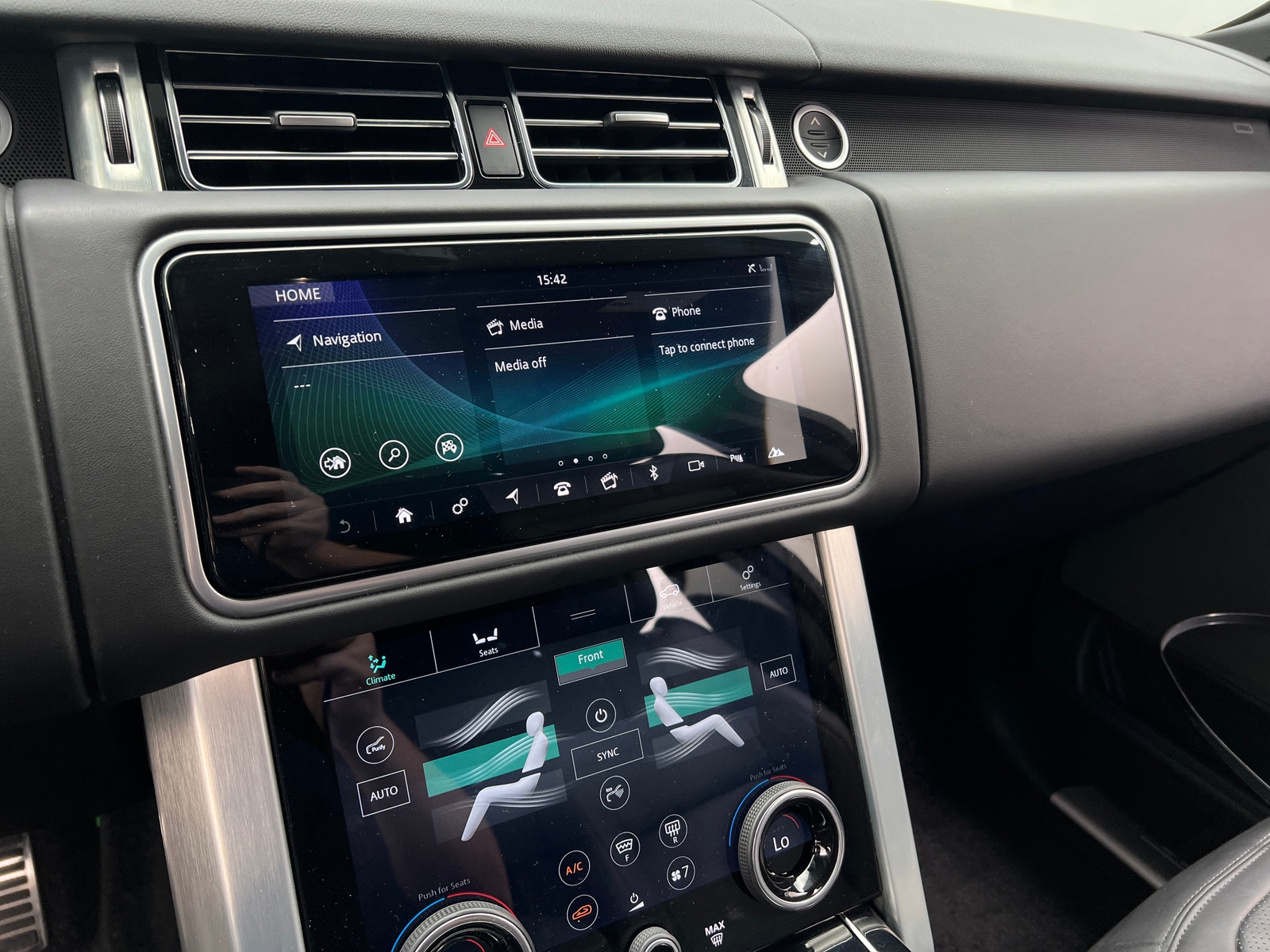 Thumbnail: 2021 Land Rover Range Rover - 3