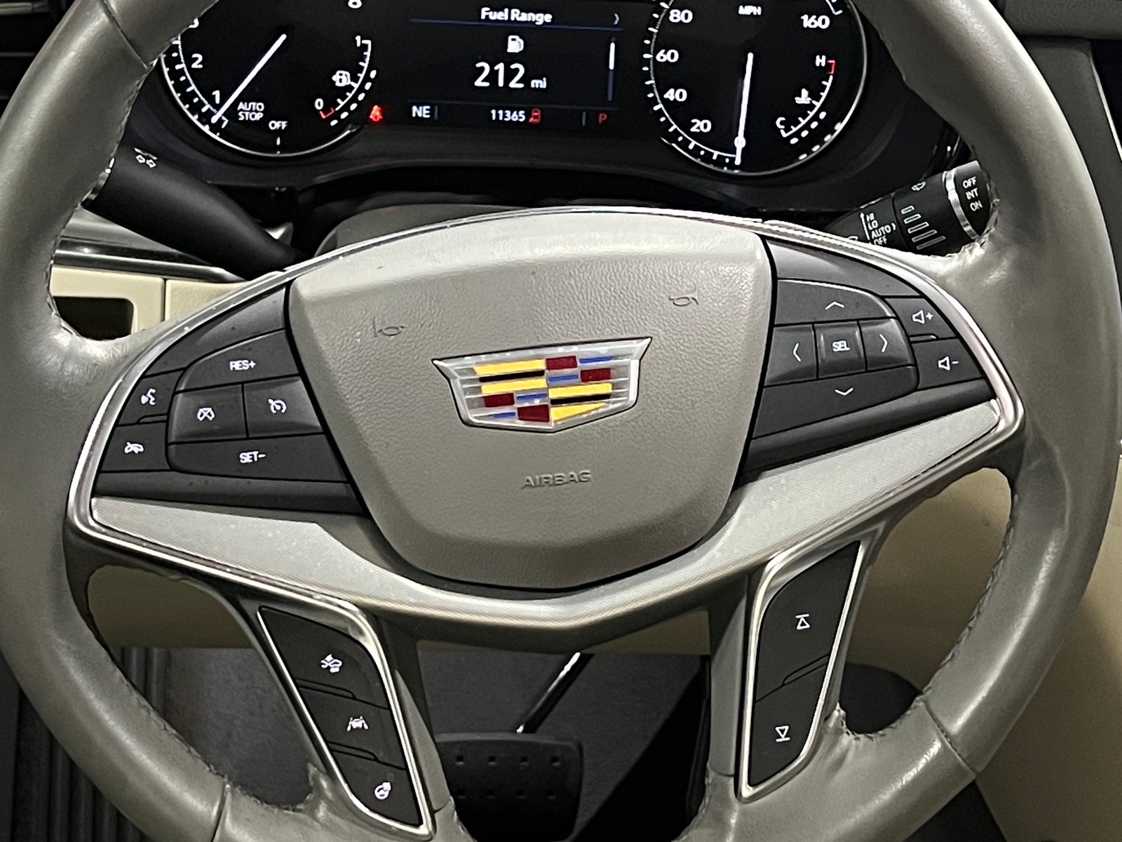 Thumbnail: 2024 Cadillac XT5 - 4