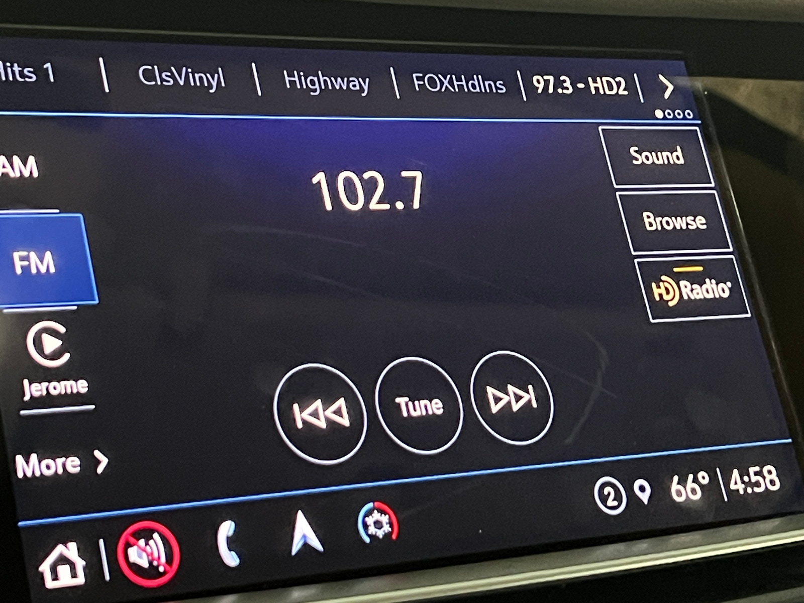 Thumbnail: 2024 Cadillac XT5 - 3