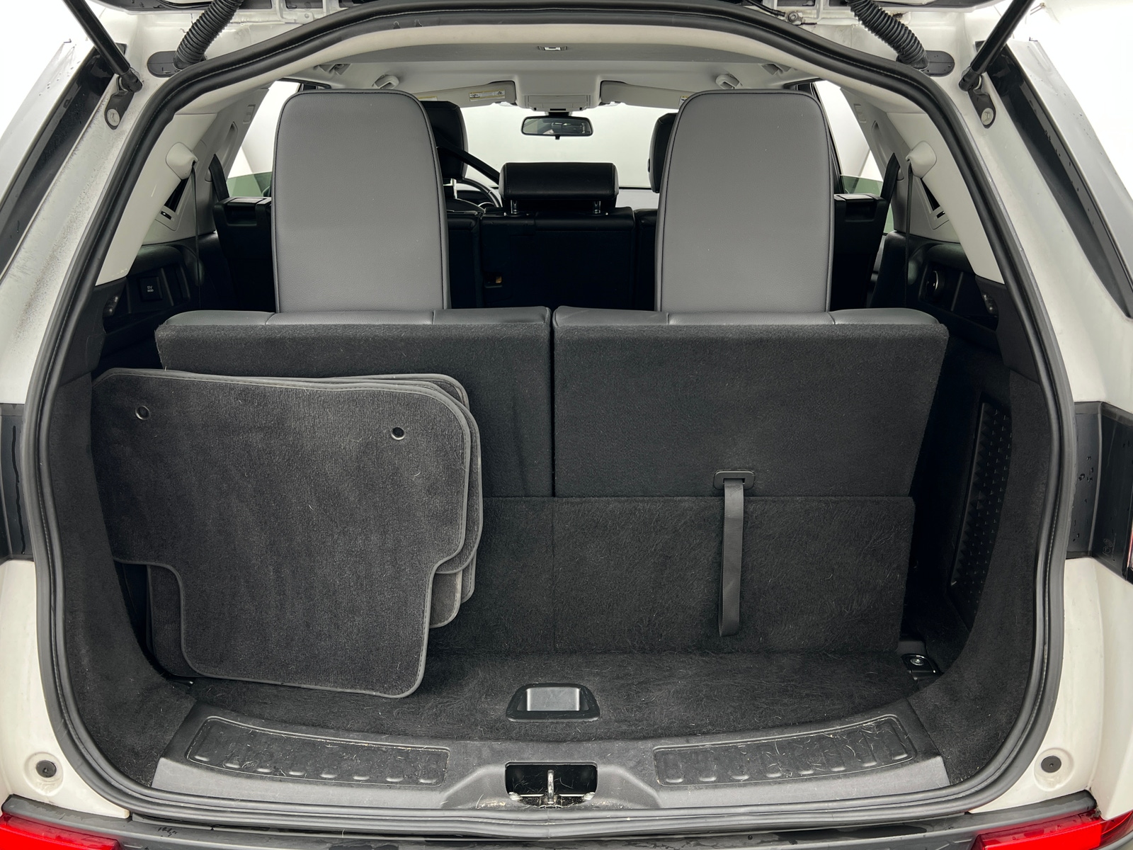 Thumbnail: 2019 Land Rover Discovery Sport - 6