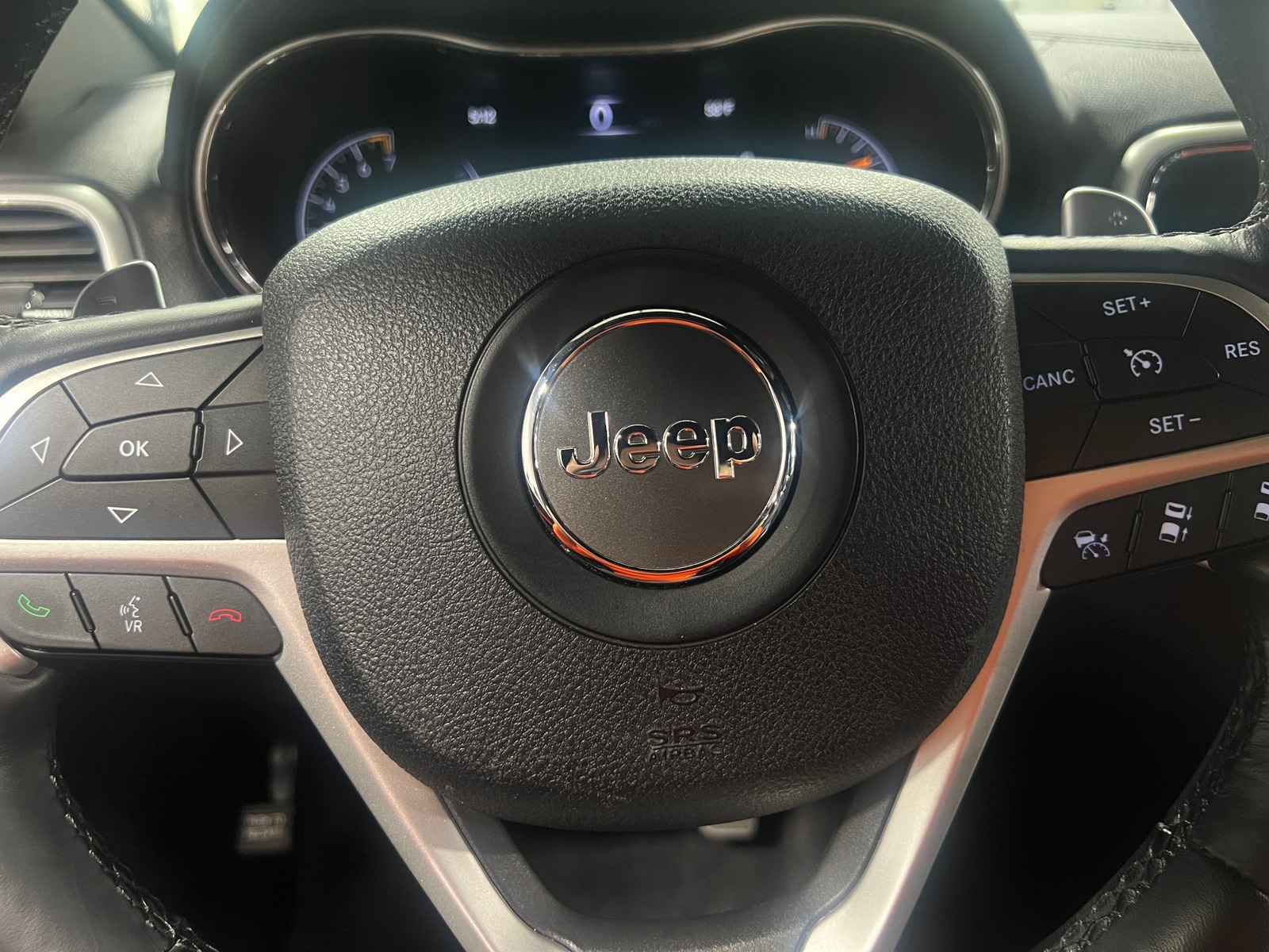 Thumbnail: 2016 Jeep Grand Cherokee - 4