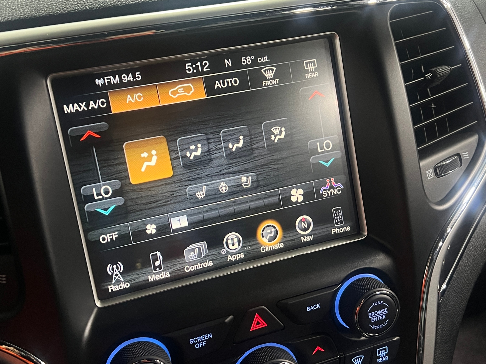 Thumbnail: 2016 Jeep Grand Cherokee - 3