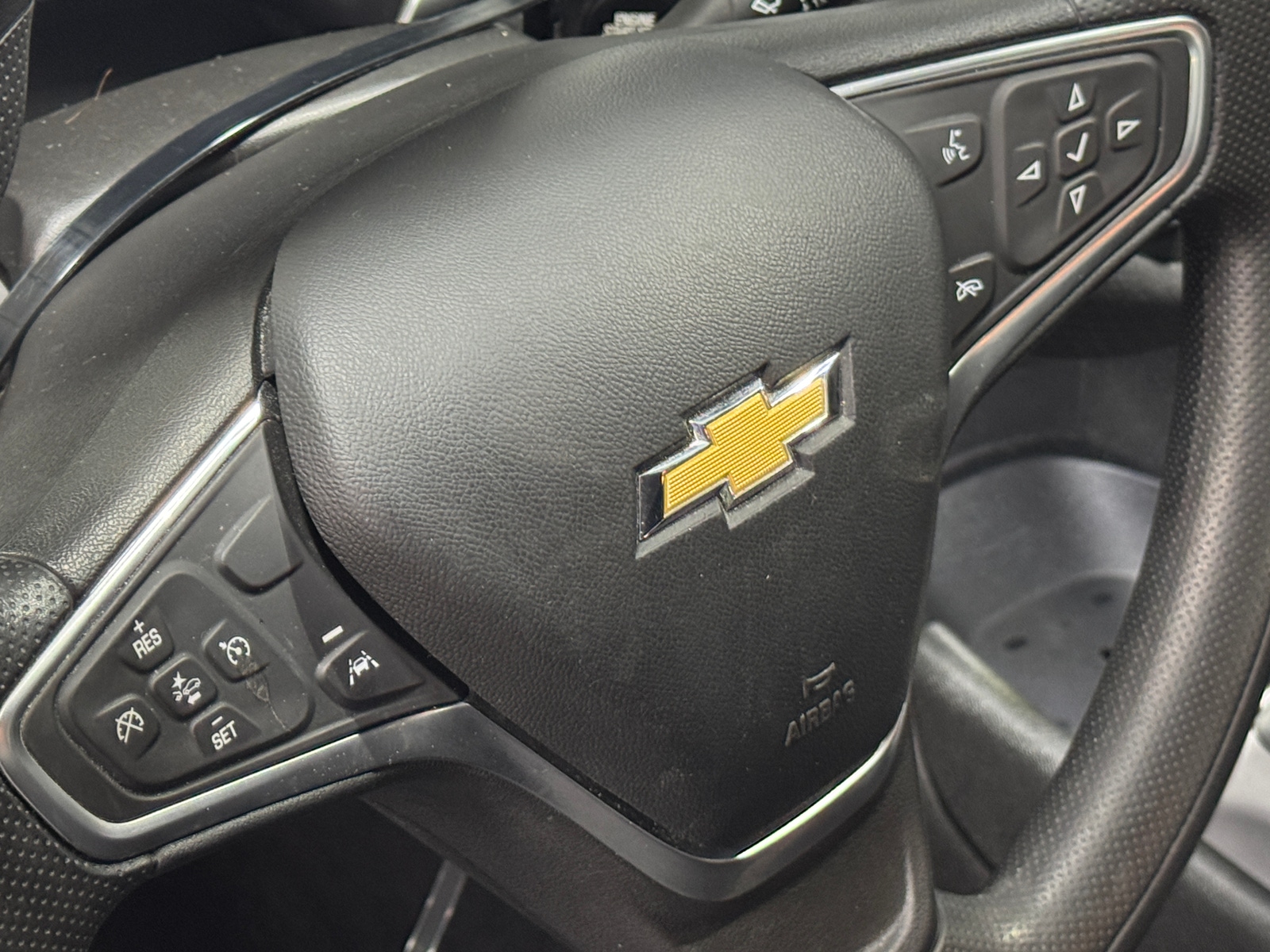 Thumbnail: 2023 Chevrolet Malibu - 5