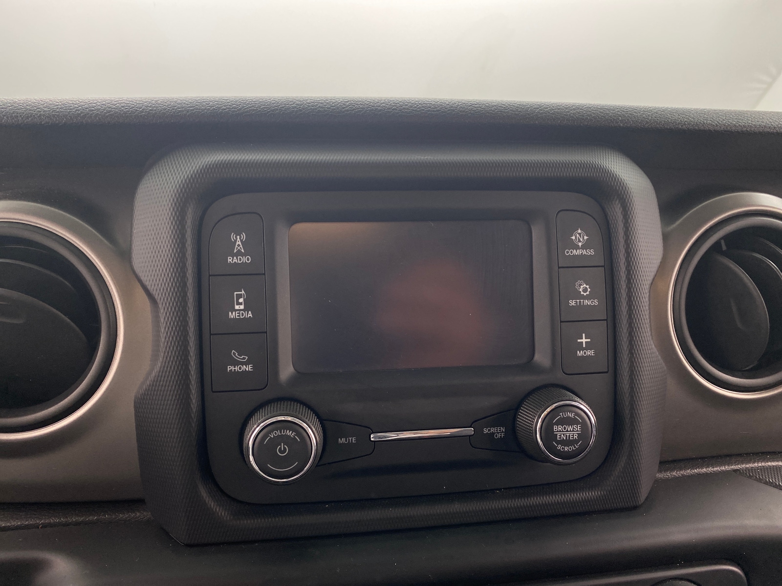 Thumbnail: 2020 Jeep Gladiator - 4