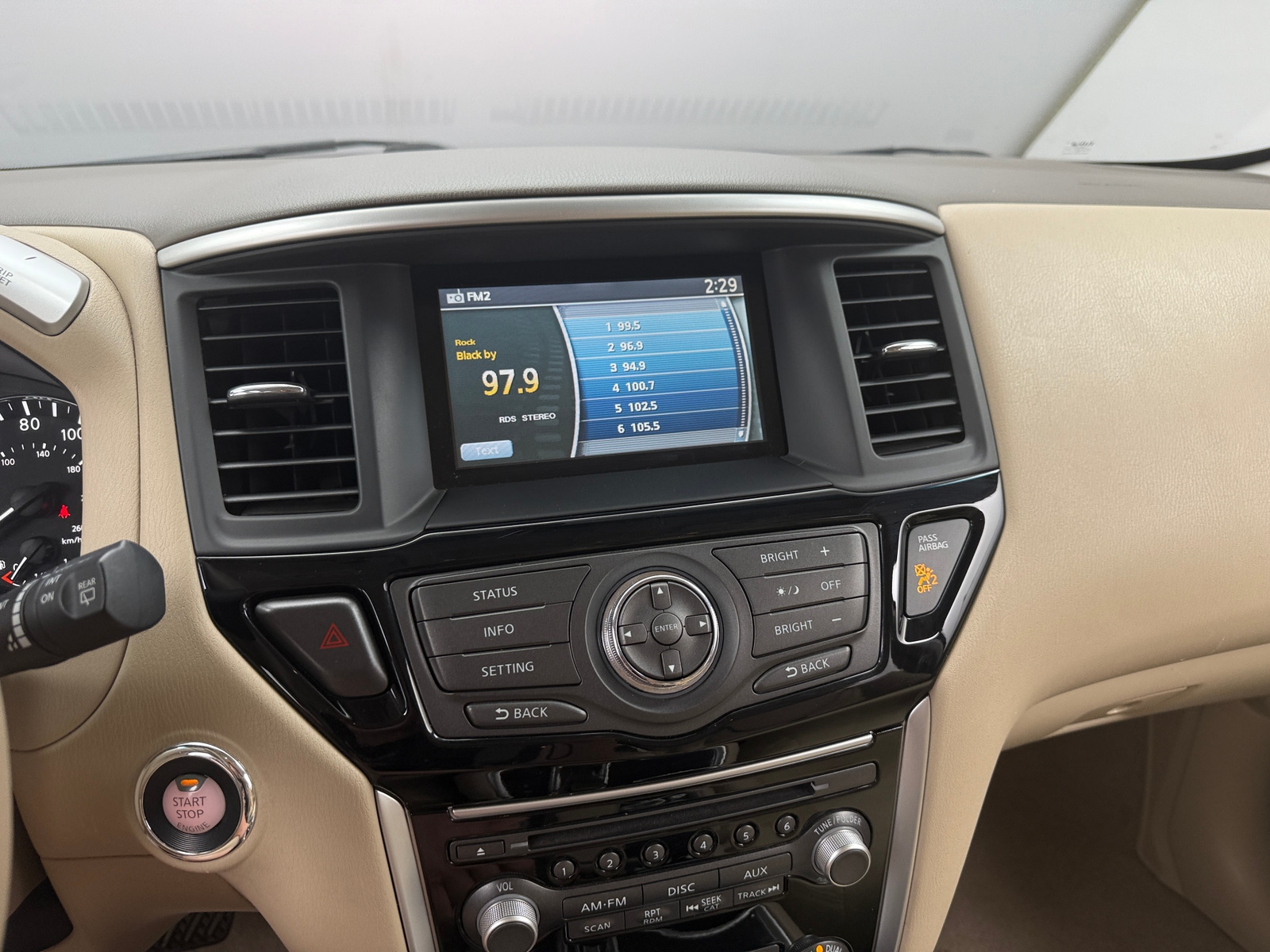 Thumbnail: 2015 Nissan Pathfinder - 4