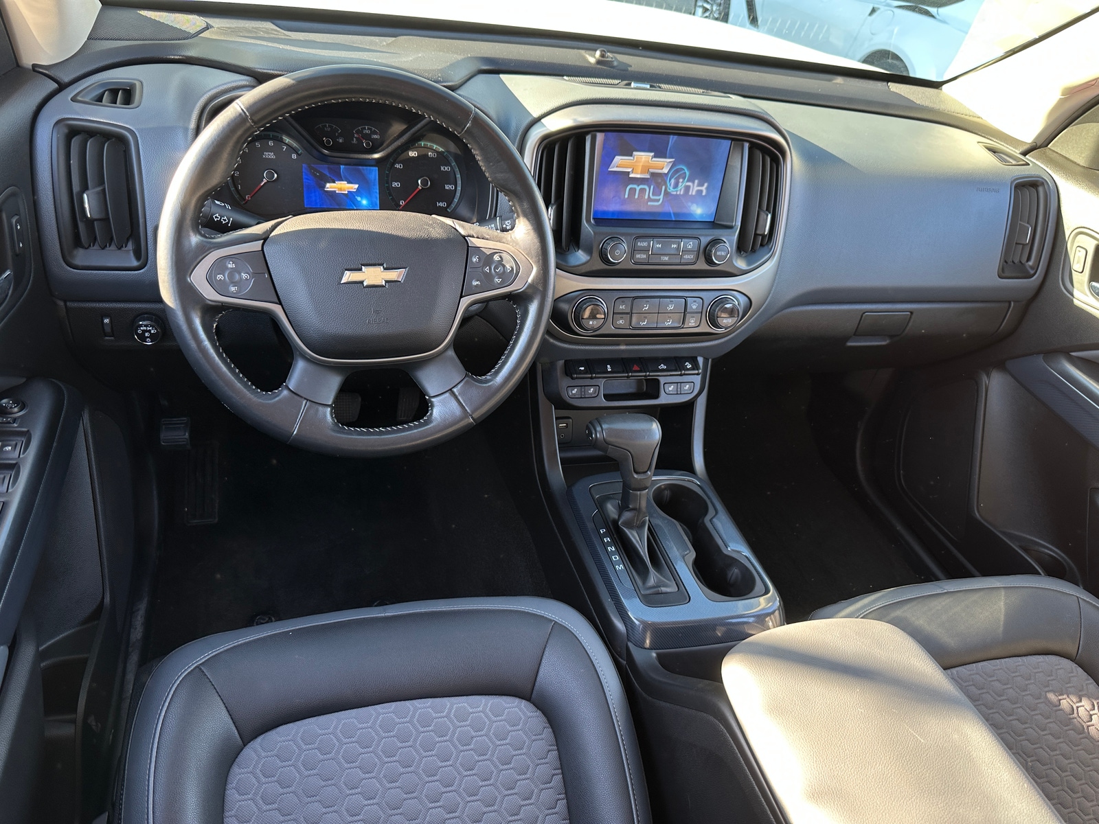 Thumbnail: 2016 Chevrolet Colorado - 3